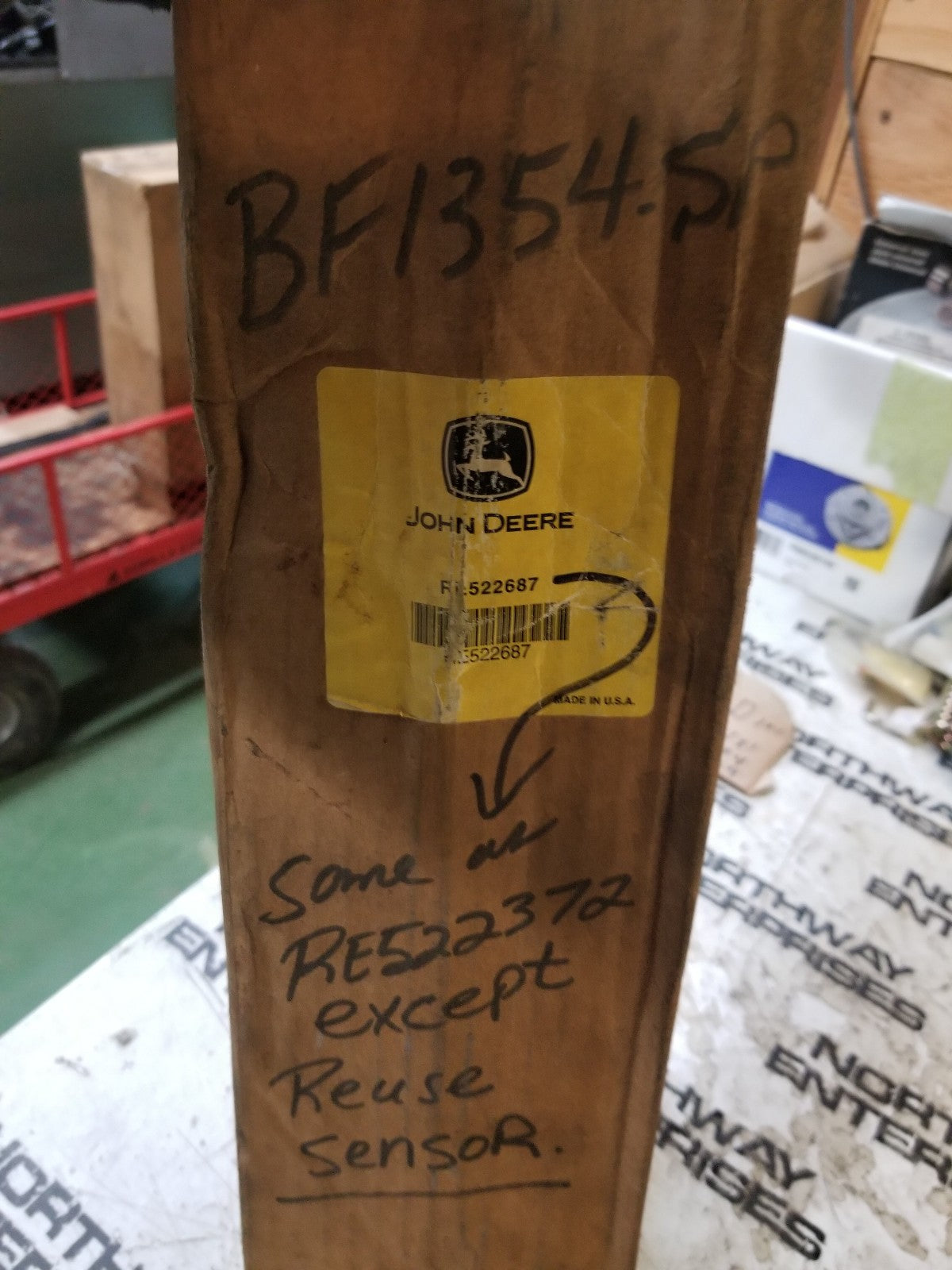 RE522687 JOHN DEERE SPIN ON FUEL FILTER