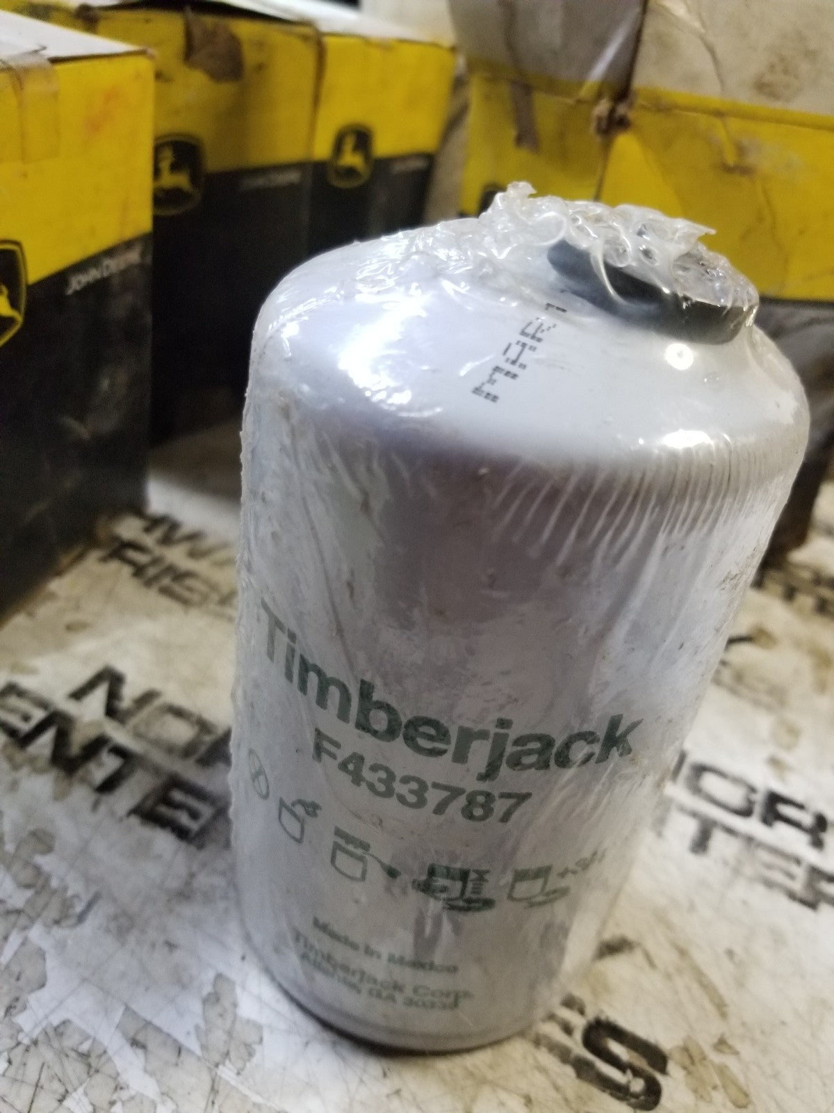 JOHN DEERE F433787 TIMBERJACK ENGINE OIL FILTER