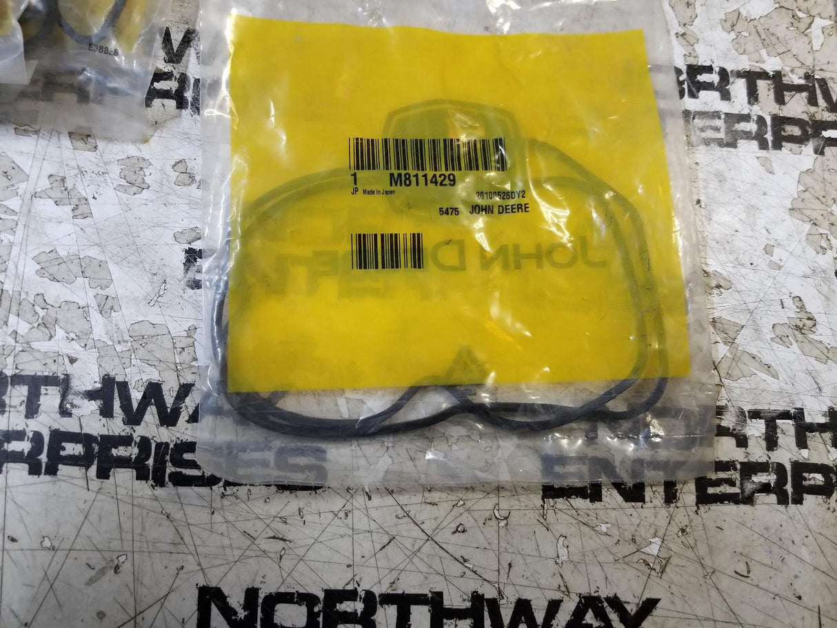 M811429 JOHN DEERE COVER GASKET