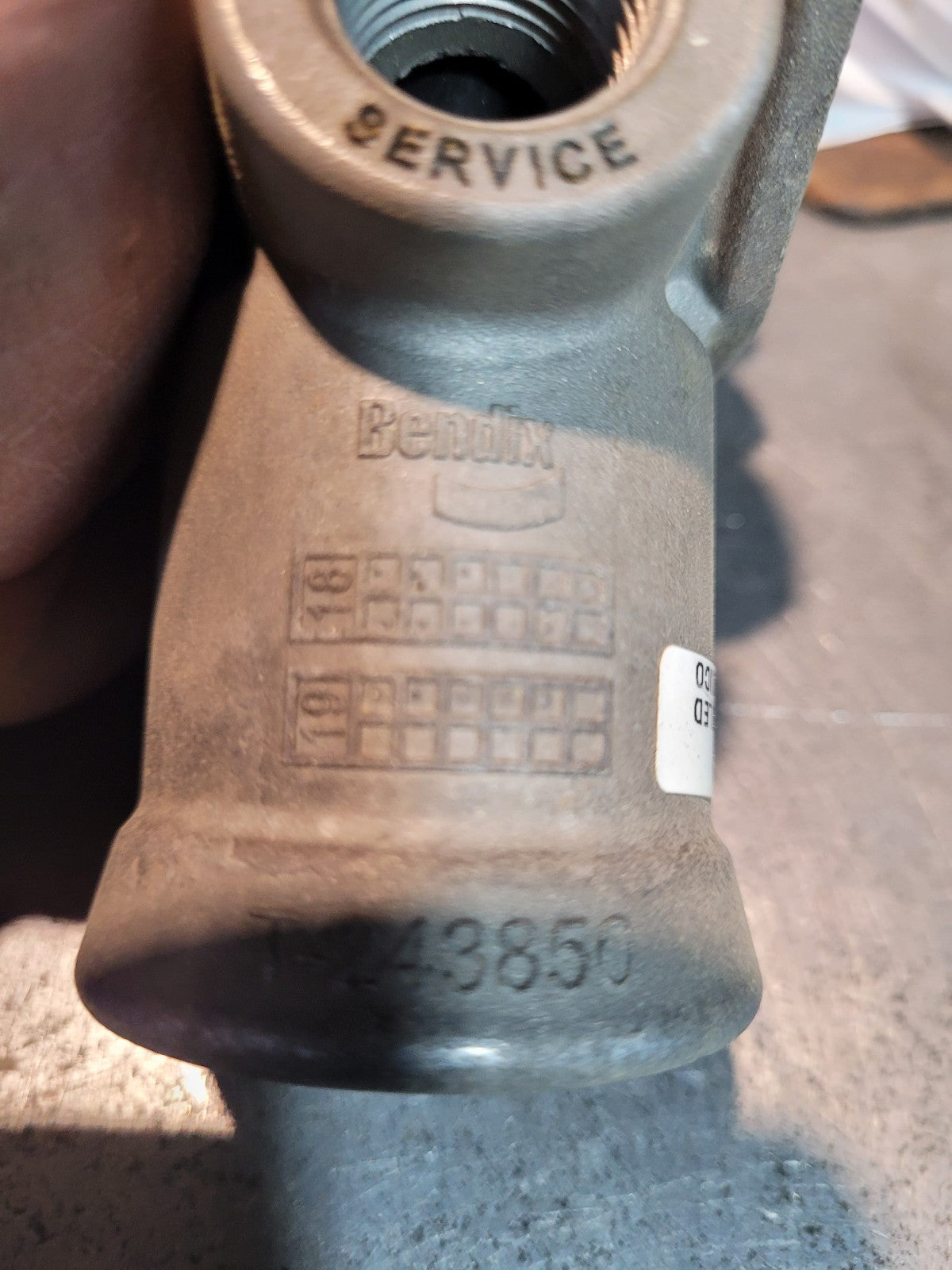 T-243850 BENDIX TRACTOR PROTECTION VALVE