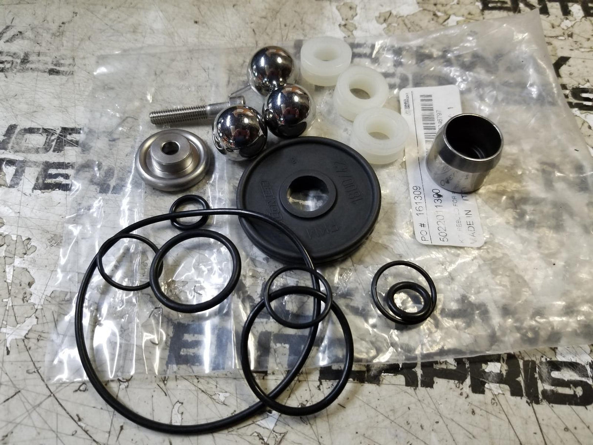 5022011300 Rebuild kit for 8378000