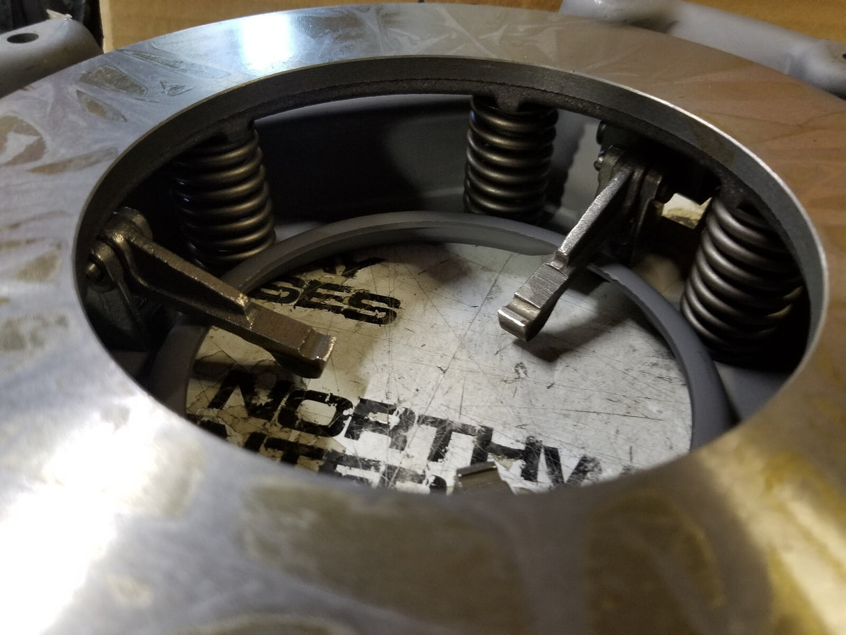 A-8N7563 8N7563 Pressure Plate: 9", 3 lever, 6 spring, flat flywheel Fits L5102,