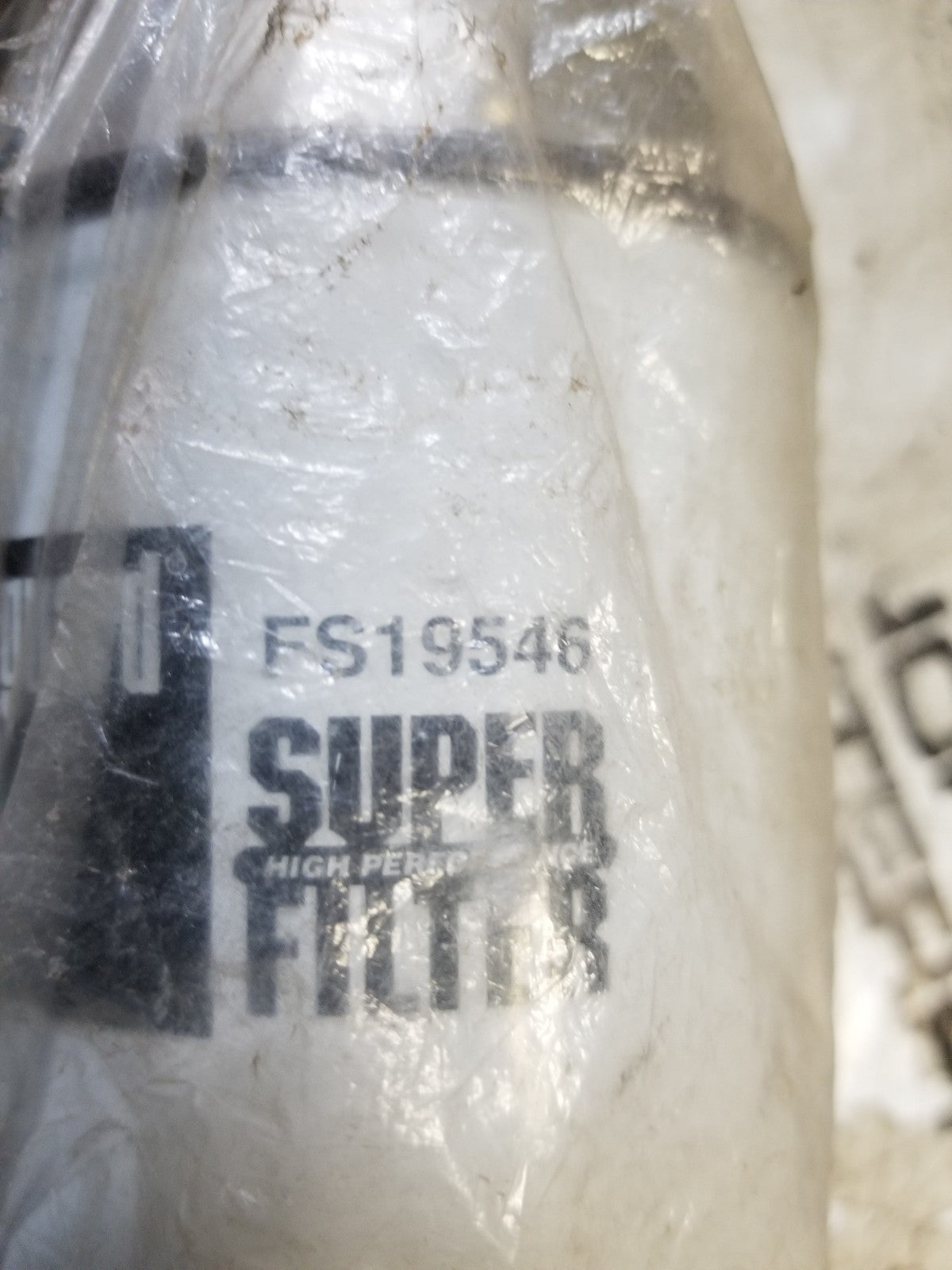 FS19546 FLEETGUARD FUEL FILTER REPLACES BF7682-D/ RE6423