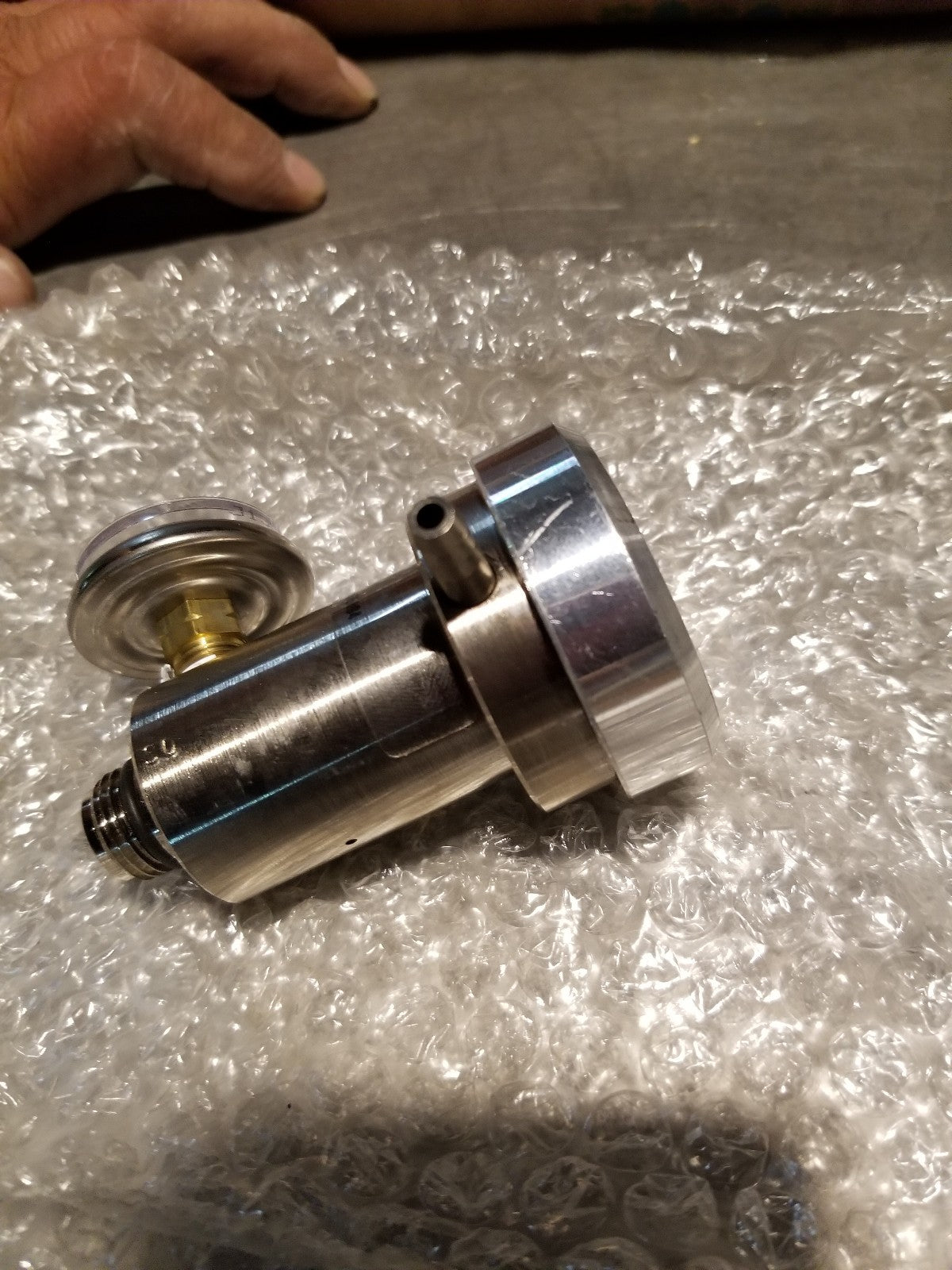 BWT REG-DF-1 BW Technologies REG-DF-1 Demand Flow Regulator, for Disposable Cyl