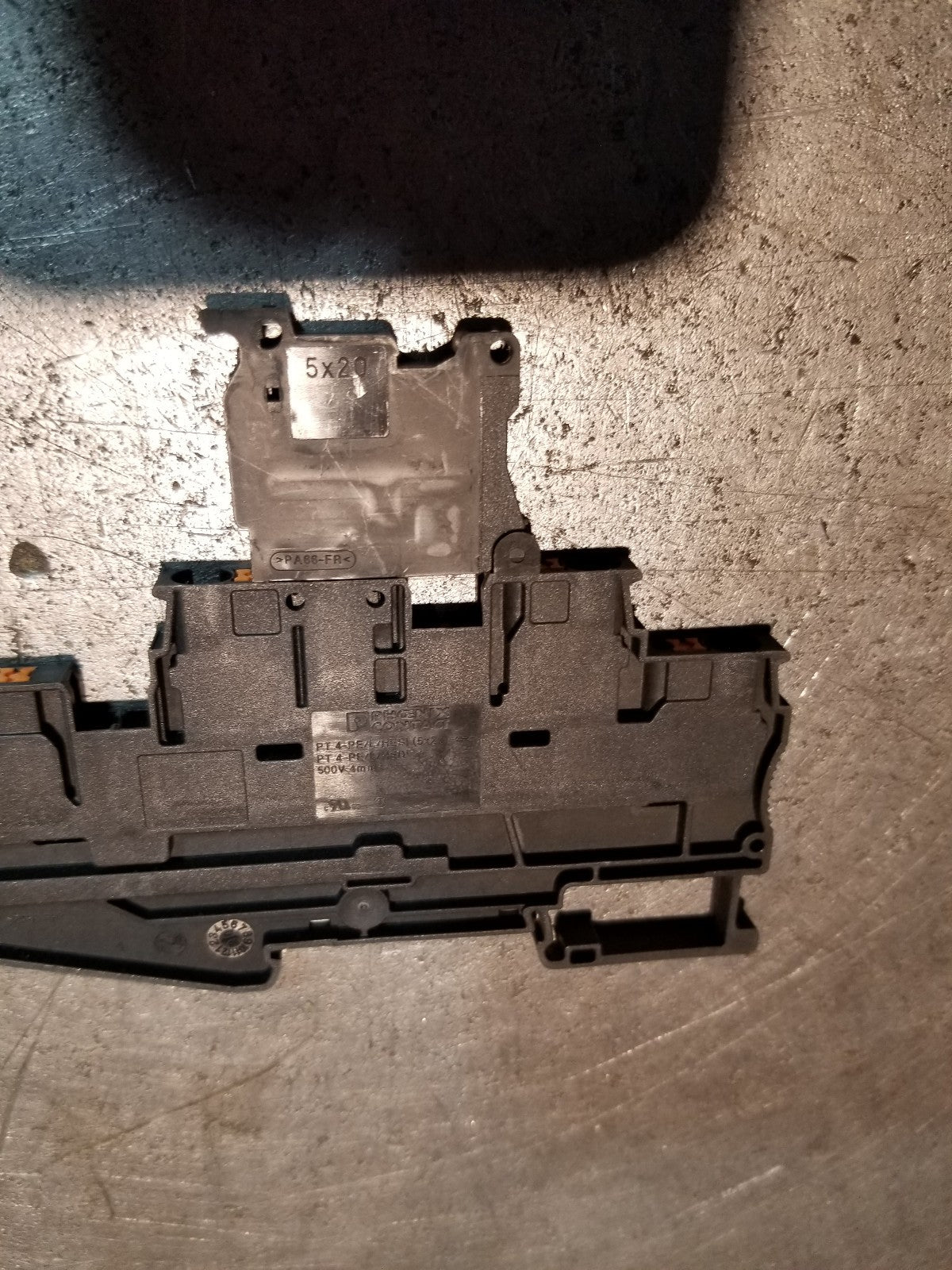 1 box of 10pc - pt 4-pe lhesi Phoenix Contact PT 4-PE/L/HESI Fuse modular