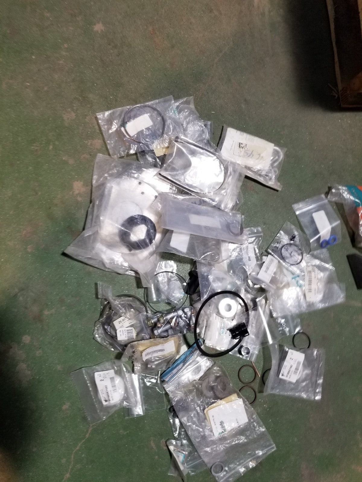KUBOTA BULK BOX LOT 1 LARGE LOT OF MISC KUBOTA PARTS