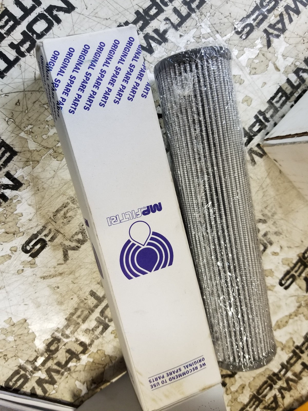 NEW HP1352A10ANP01 MP FILTRI HYDRAULIC OIL FILTER