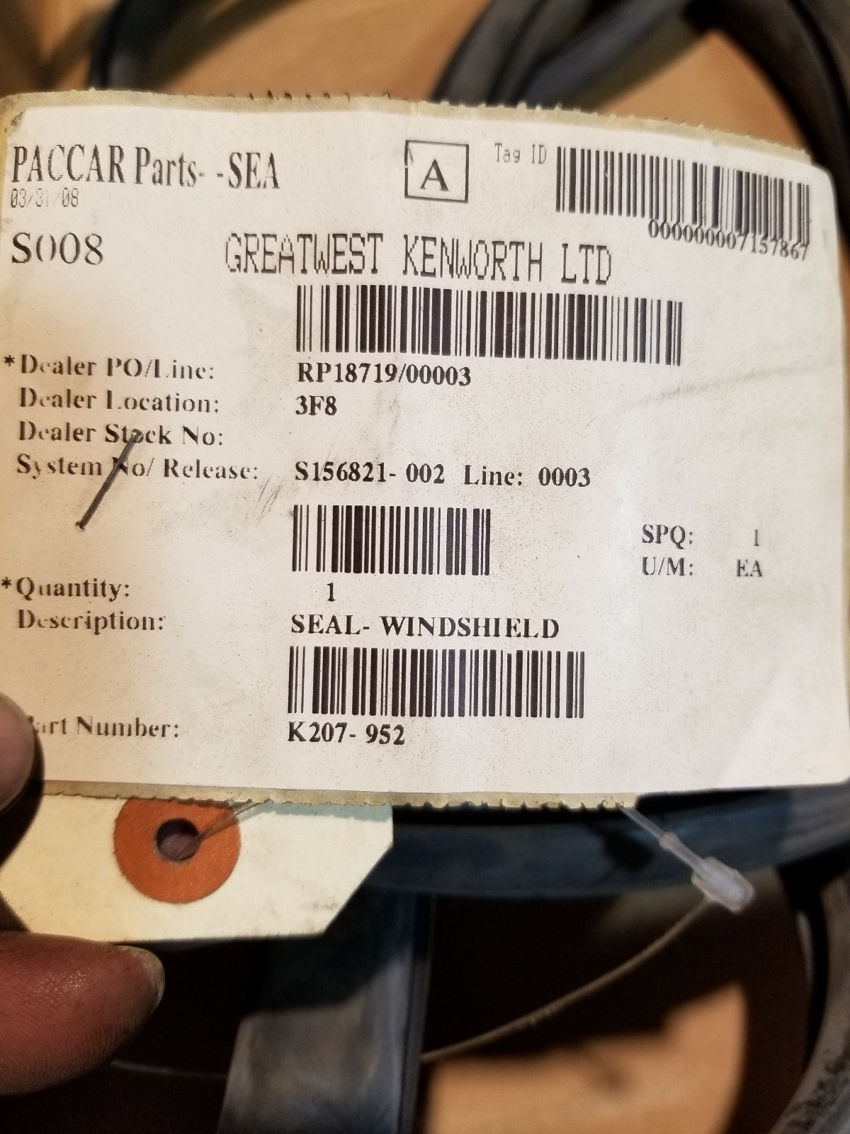 K207-952 KENWORTH WINDSHIELD SEAL