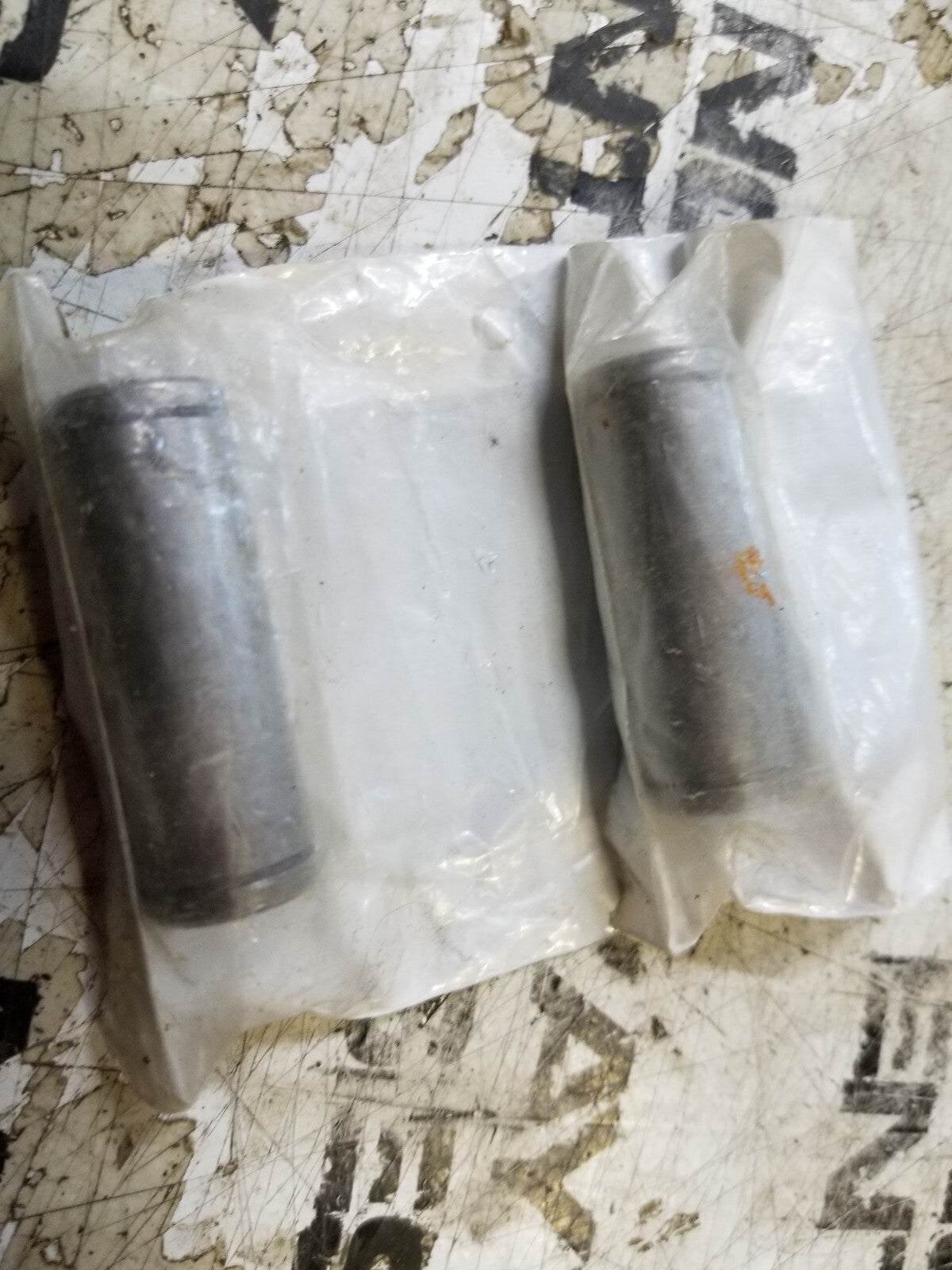 LOT OF 2PC - 580052360 YT580052360