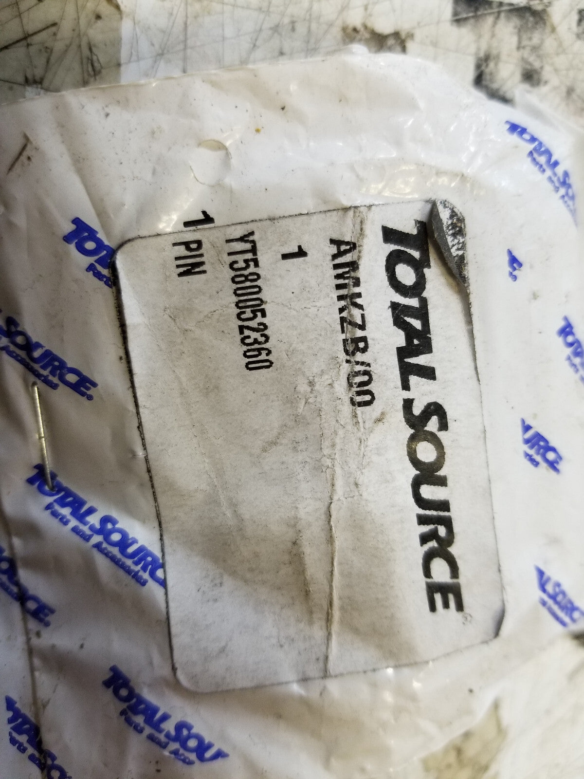 LOT OF 2PC - 580052360 YT580052360