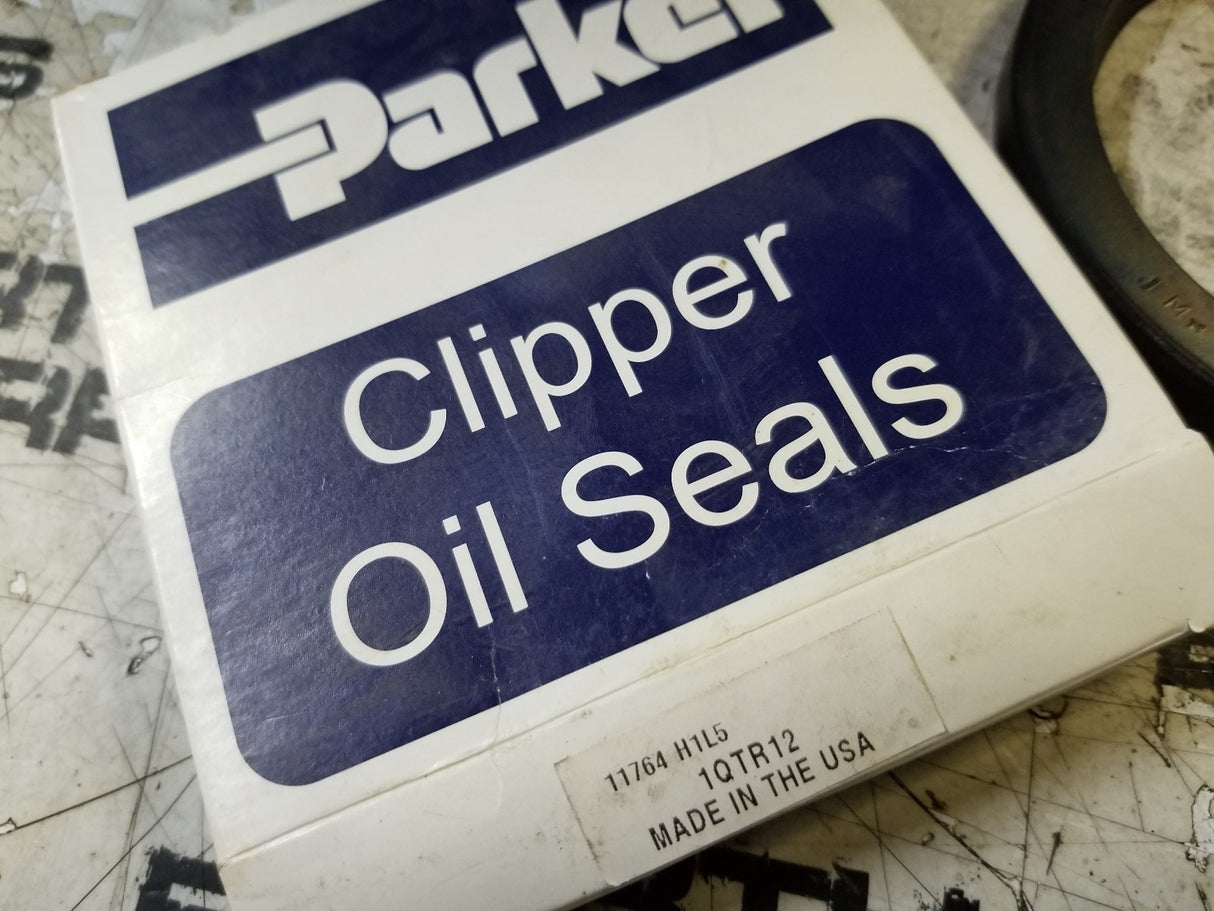 Parker 11764 H1L5 Clipper Oil Seal 3-1/2" Shaft Dia; 4-1/2" Housing Bore; 1/2"