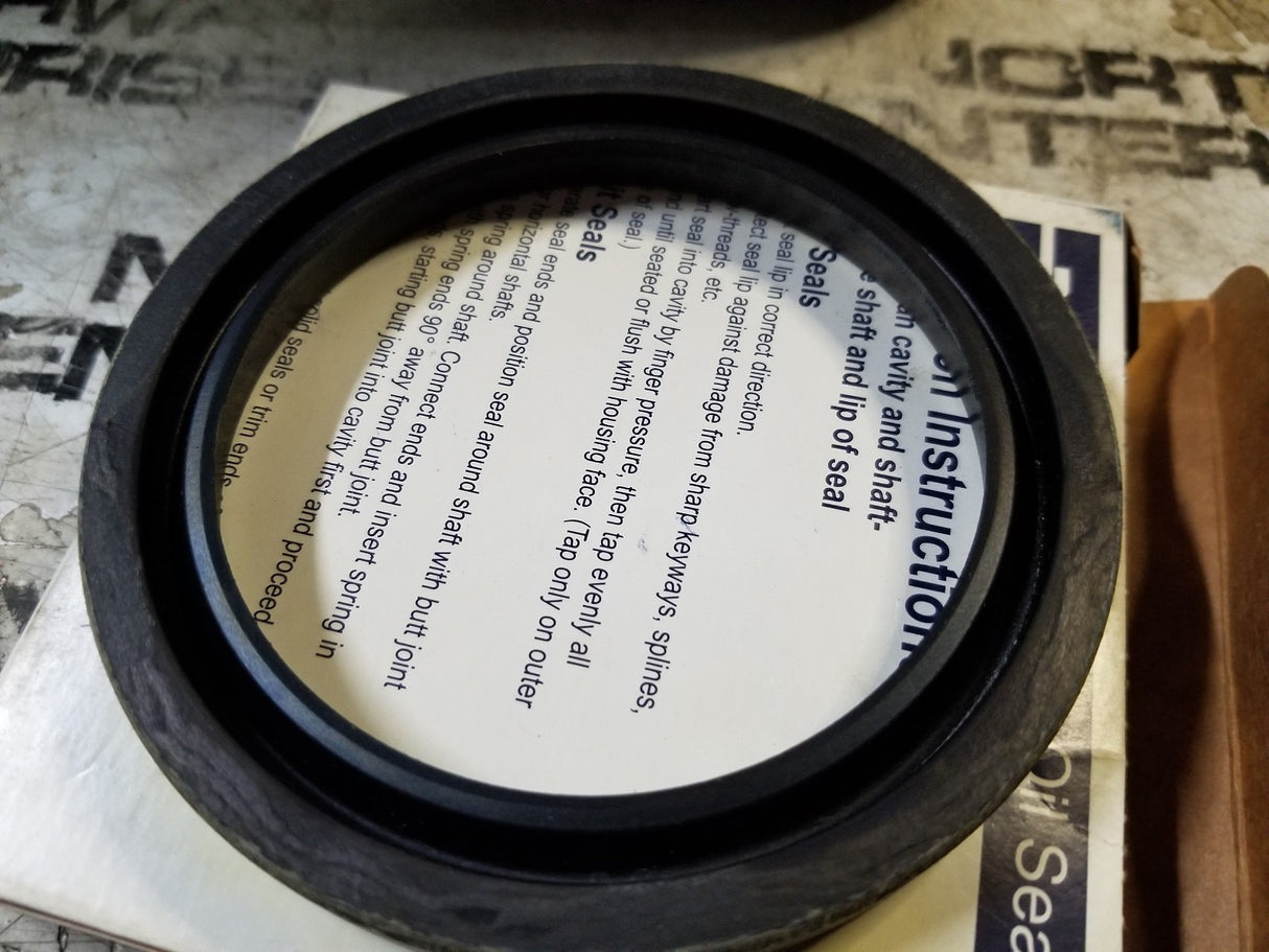 Parker 11764 H1L5 Clipper Oil Seal 3-1/2" Shaft Dia; 4-1/2" Housing Bore; 1/2"
