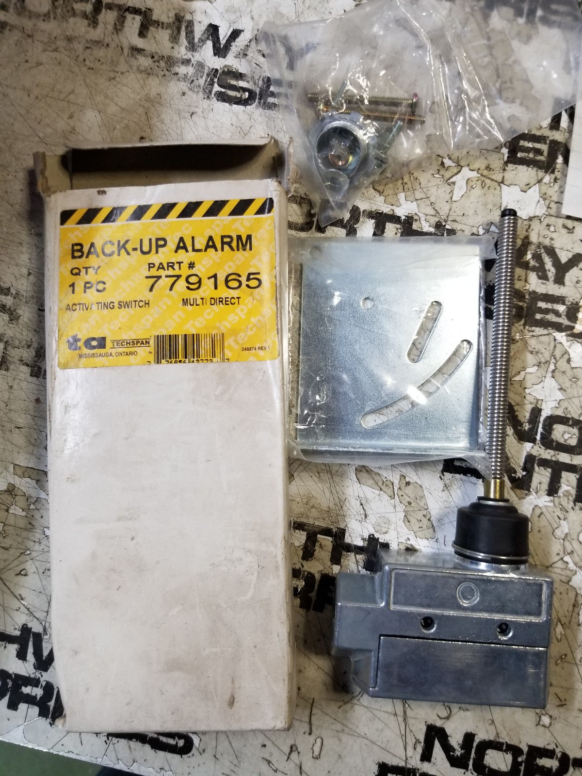 779165 BACKUP ALARM ACTIVATING SWITCH