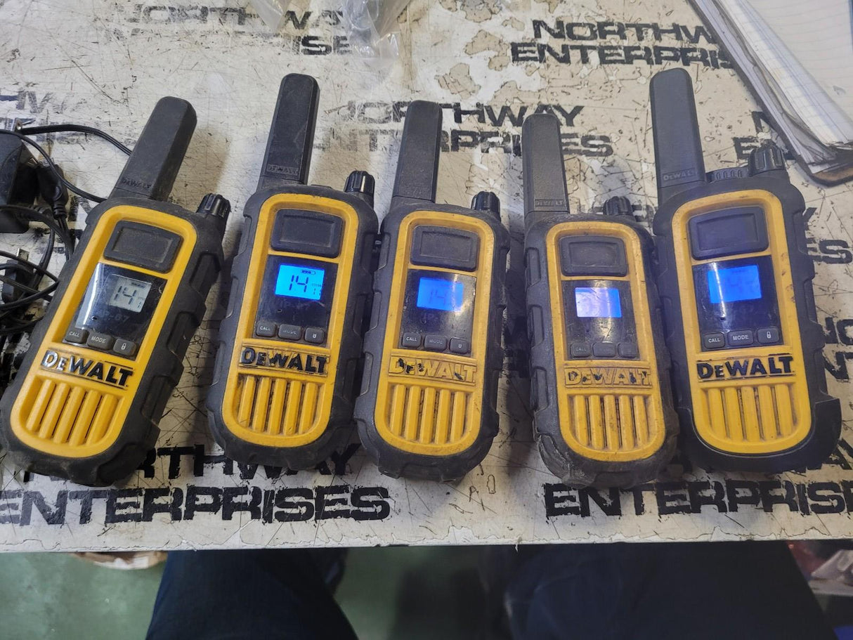 LOT OF 5 DEWALT 2 WAY RADIOS DXFHJJ