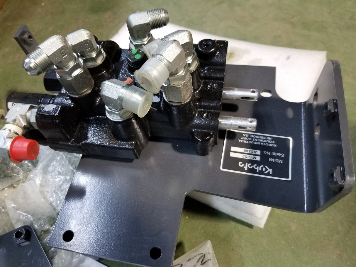 M1332 KUBOTA HYDRAULIC KIT