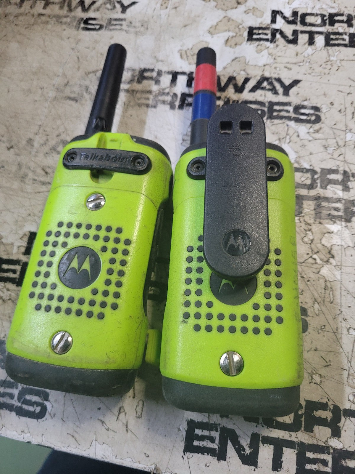 LOT OF 2 MOTOROLA T600 RADIOS REF 101