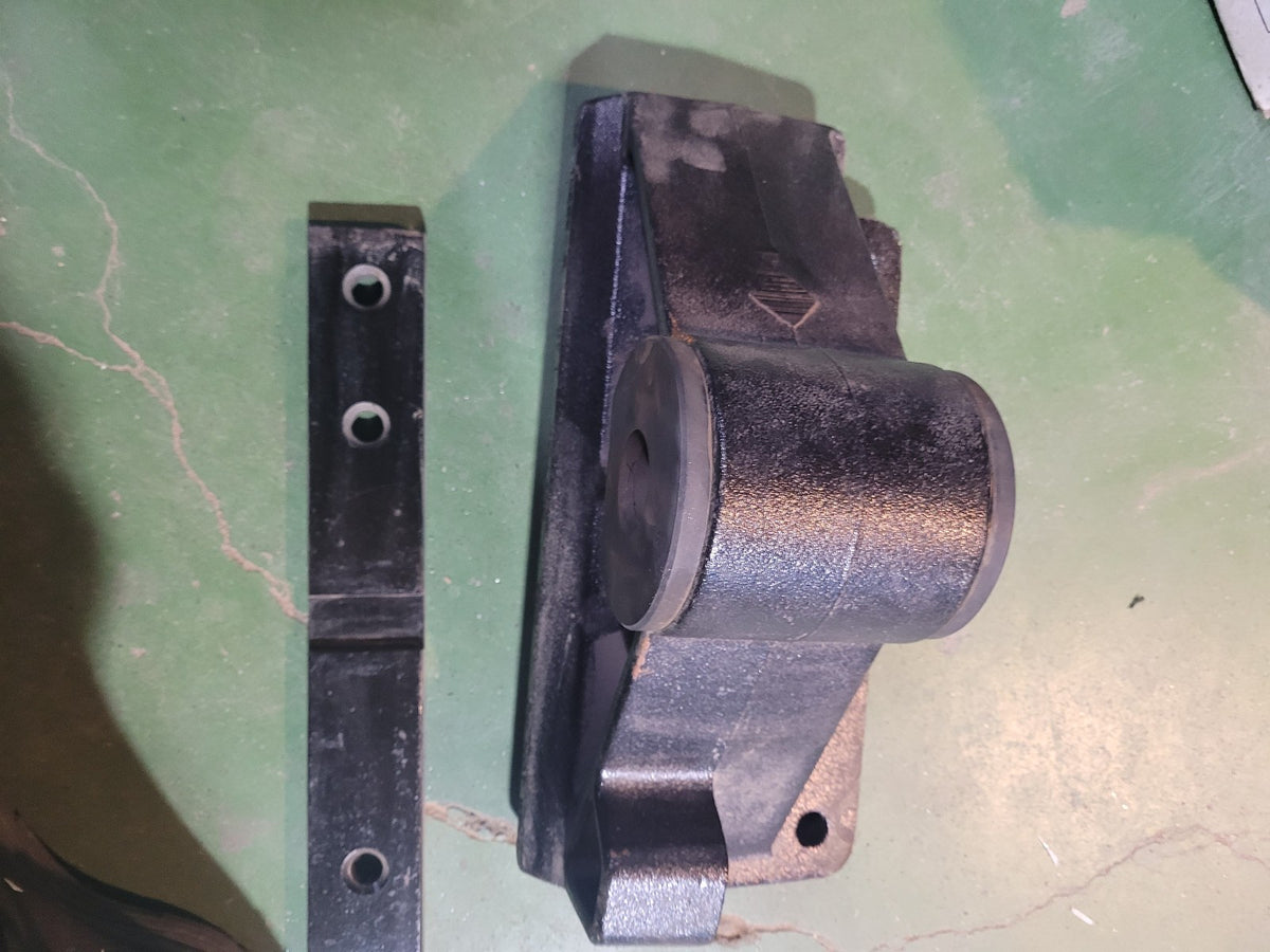SAF Holland RK-10689-3L 9" ILS Fifth Wheel Bracket Replacement Kit