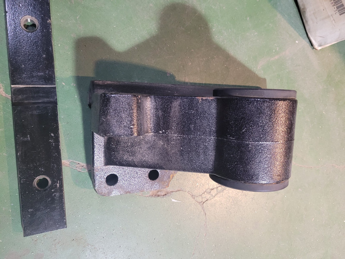 SAF Holland RK-10689-3L 9" ILS Fifth Wheel Bracket Replacement Kit