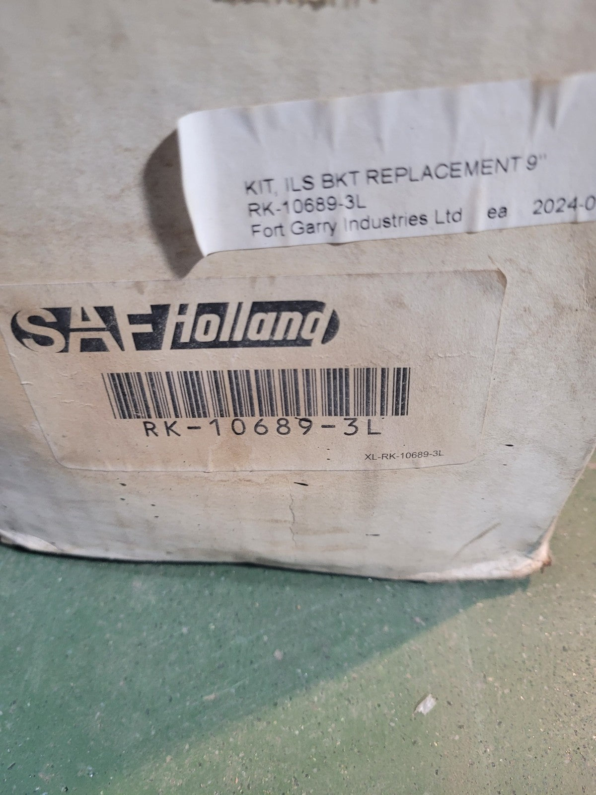 SAF Holland RK-10689-3L 9" ILS Fifth Wheel Bracket Replacement Kit