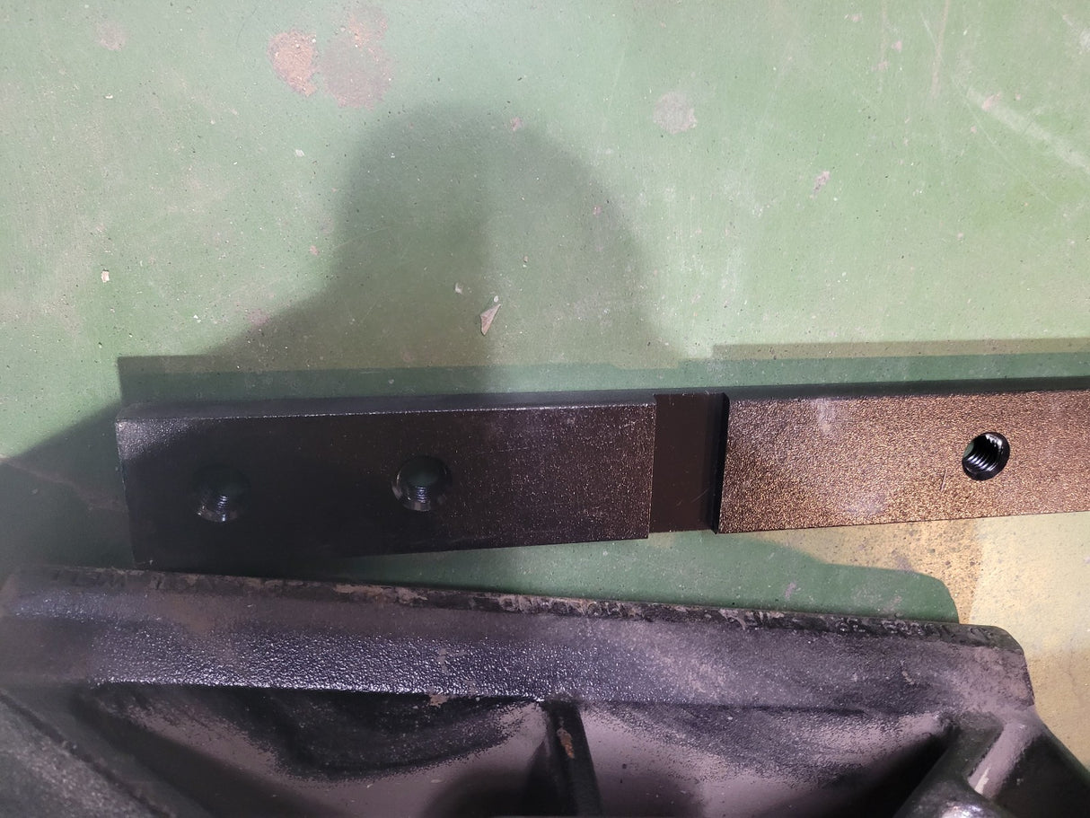 SAF Holland RK-10689-3R 9" ILS Fifth Wheel Bracket Replacement Kit