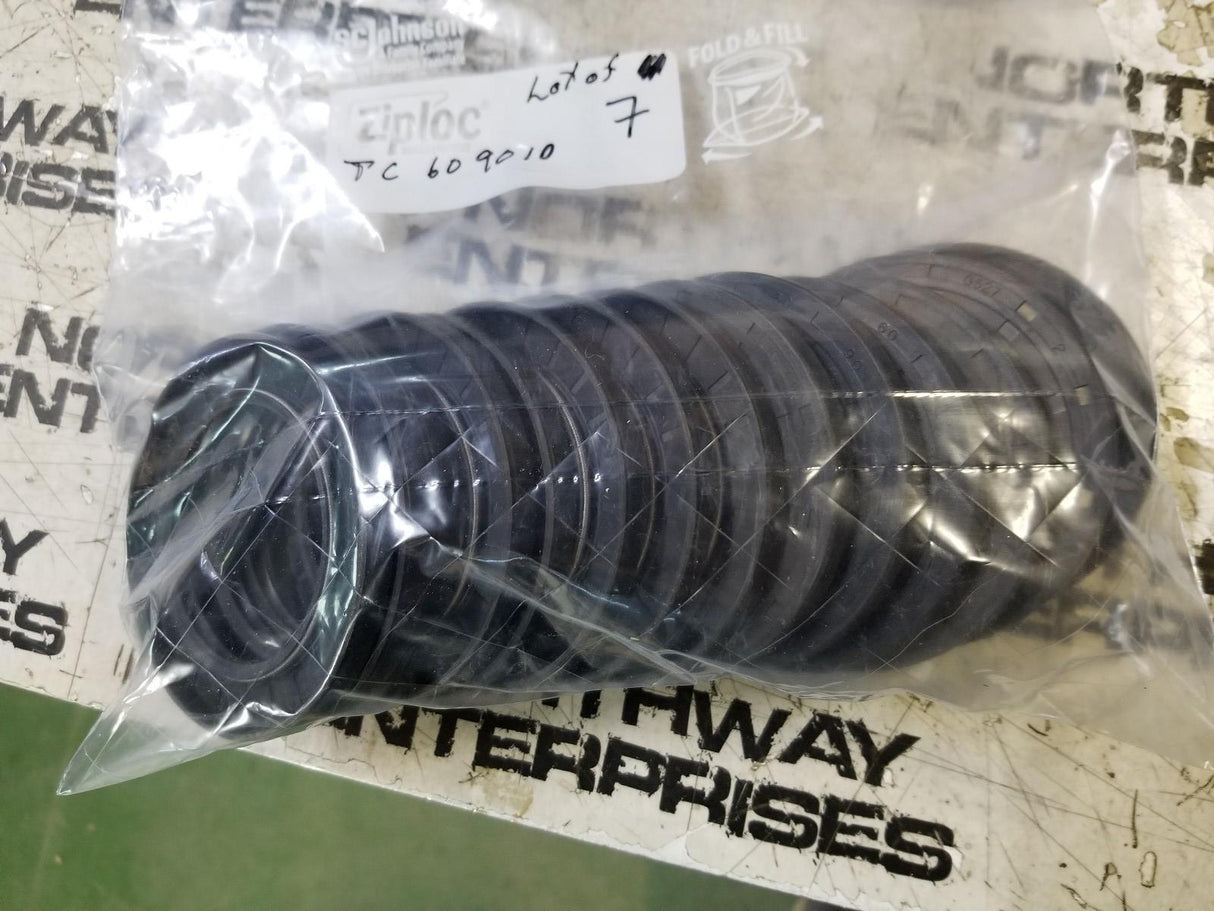 LOT OF 7PC -tc-60-90-10 60X90X10 METRIC OIL / DUST SEAL tc609010