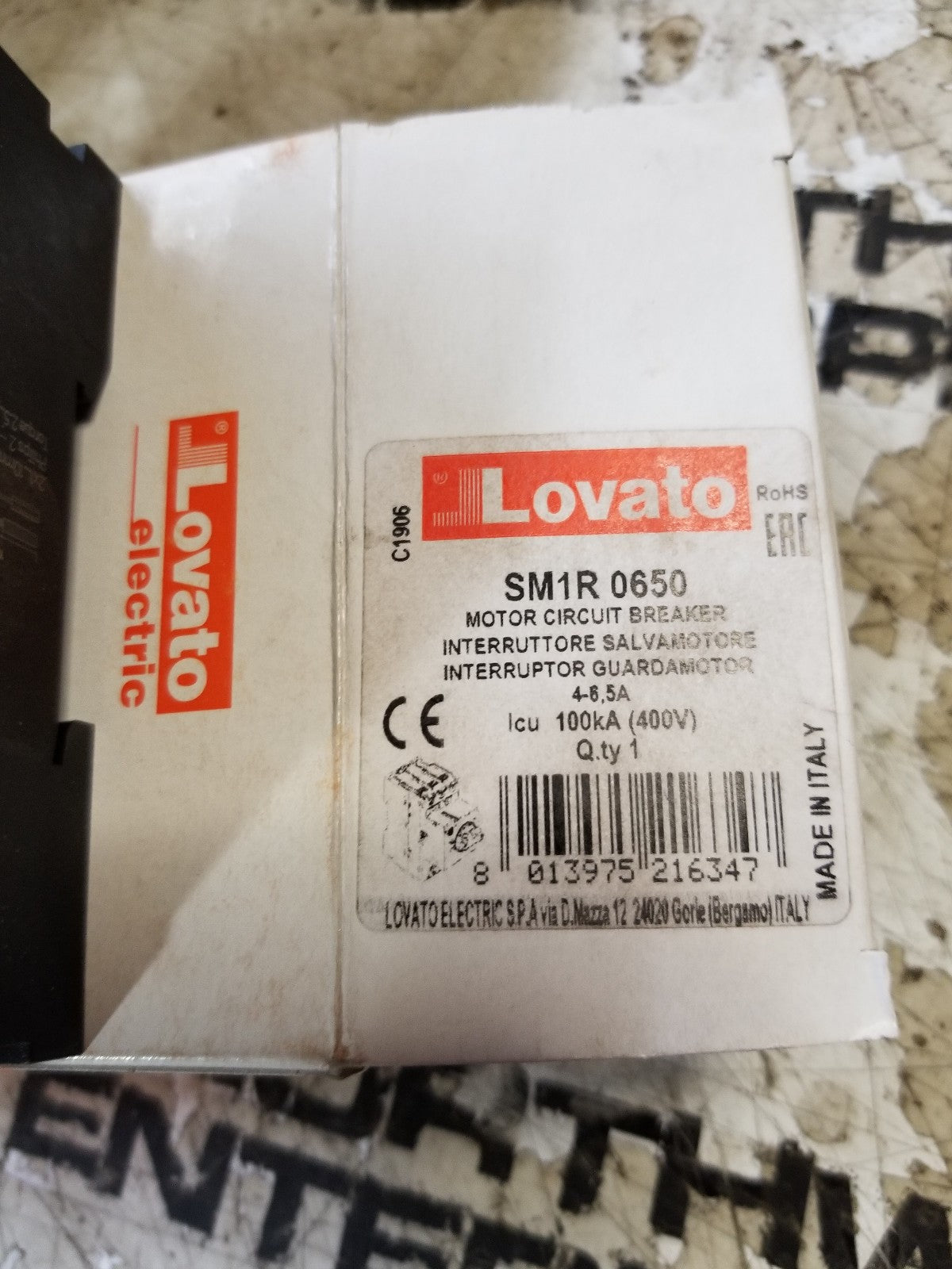 SM1R0650 SM1Z1715R LOVATO ELECTRIC SM1Z1715R Surface Mount Enclosure AND SWITCH