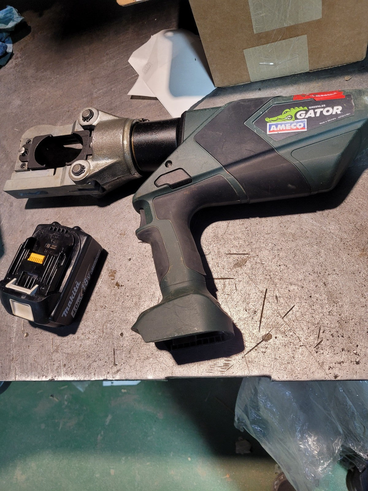 Greenlee Gator E12CCXLX, 12 Ton , 18V Lithium- Ion Crimping Tool