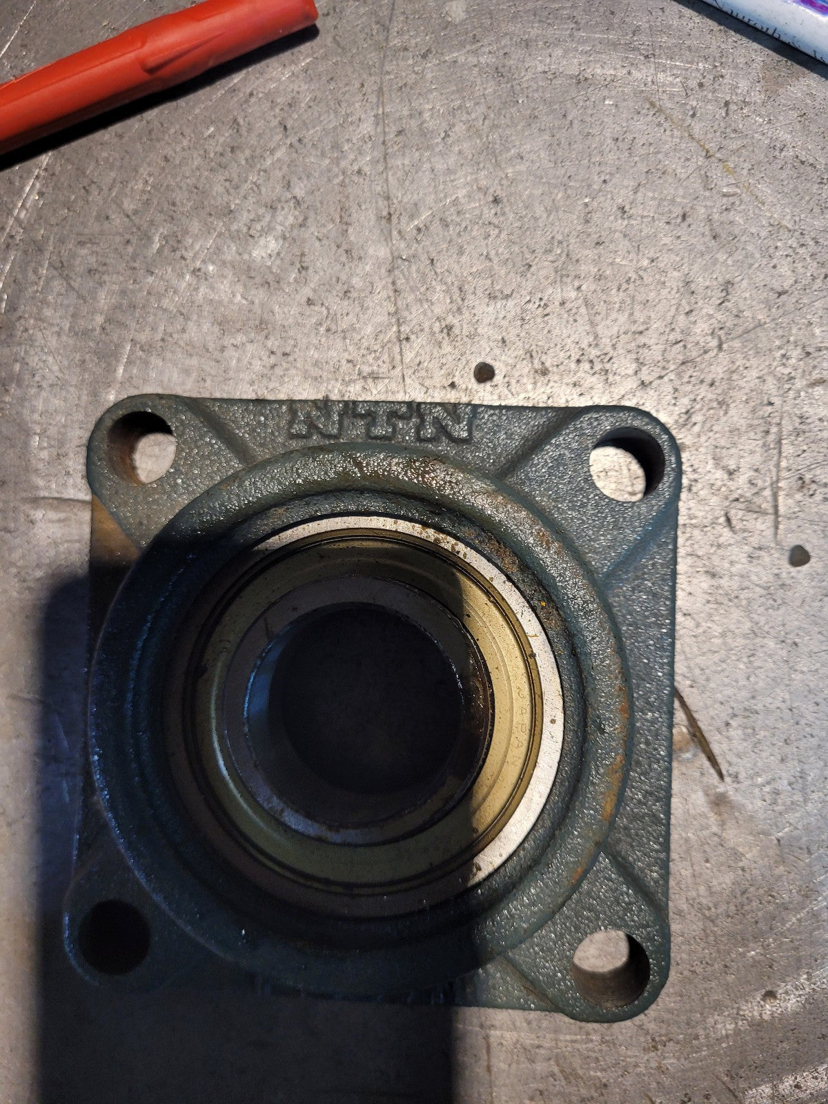 NTN FLANGE MOUNT PILLOW BEARING F207NI F207