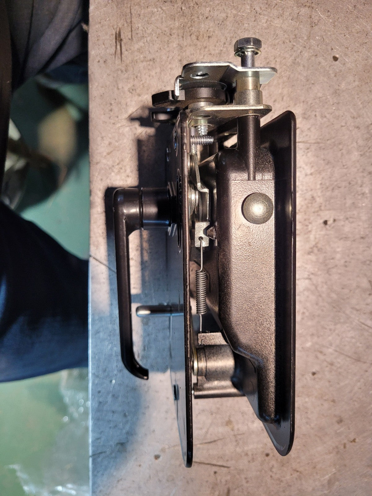 5A055 HANDLE DOOR TRACKLESS MT5-465