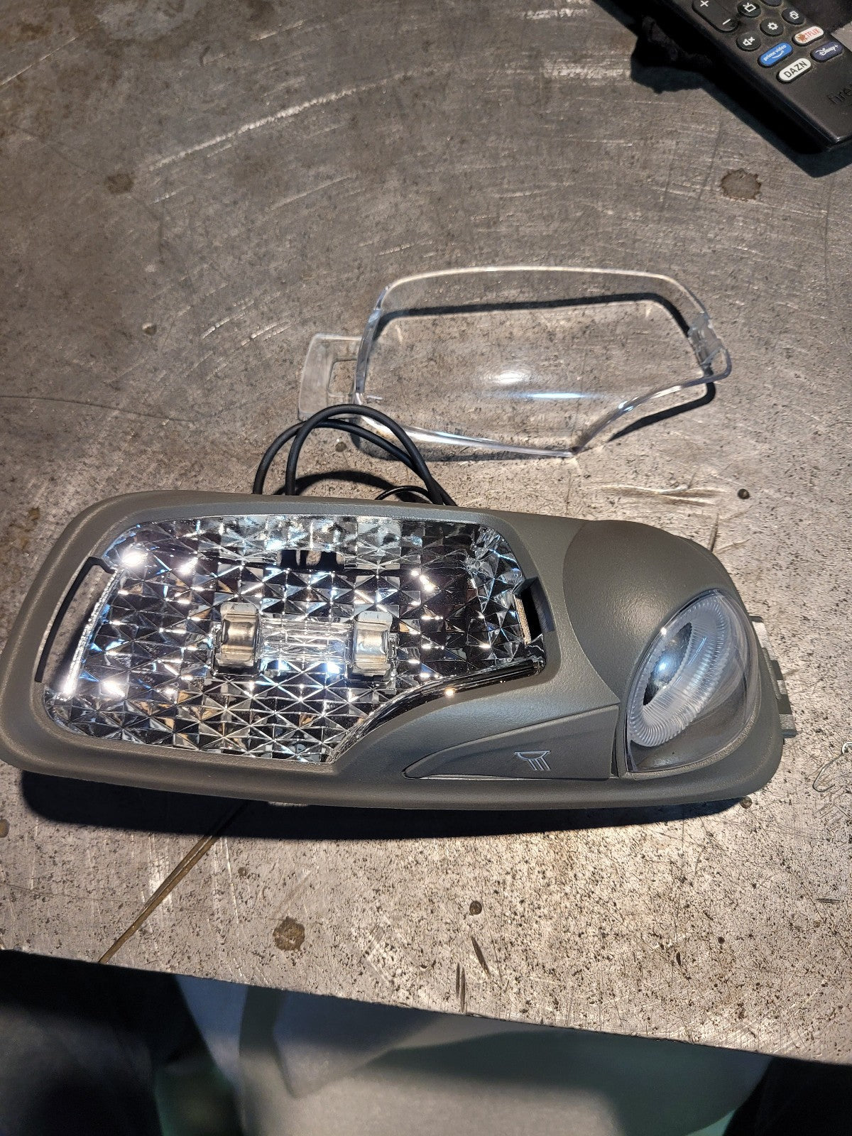 OEM PACCAR Interior Lamp, Over Door, LH P54-1041