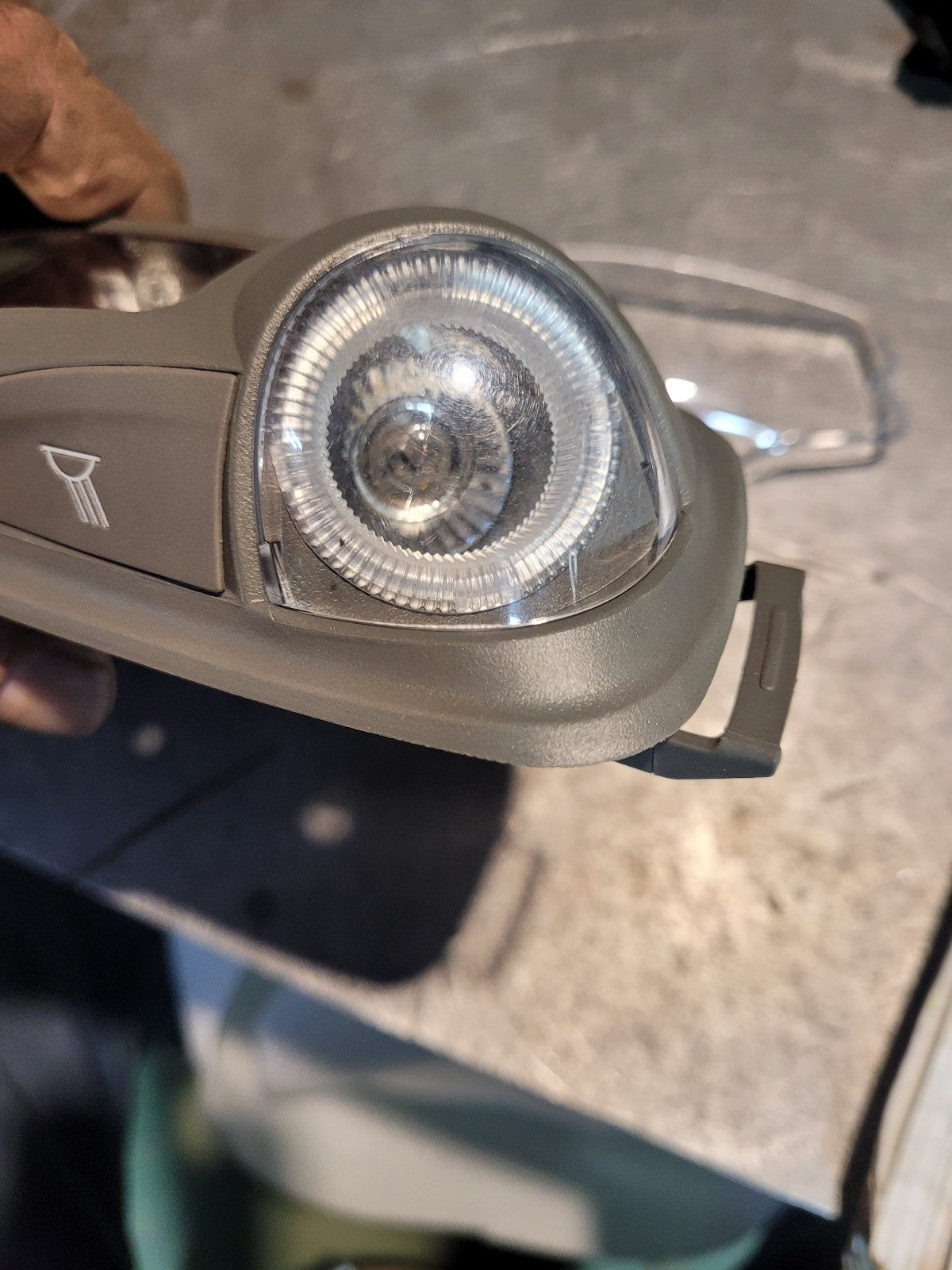OEM PACCAR Interior Lamp, Over Door, LH P54-1041