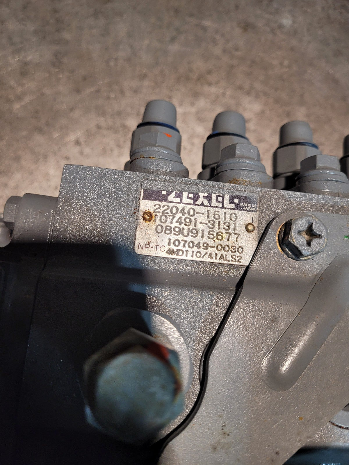 ZEXEL Fuel Injection Pump 115603-4860 101605-0300 22040-1510 107491-3131 107049