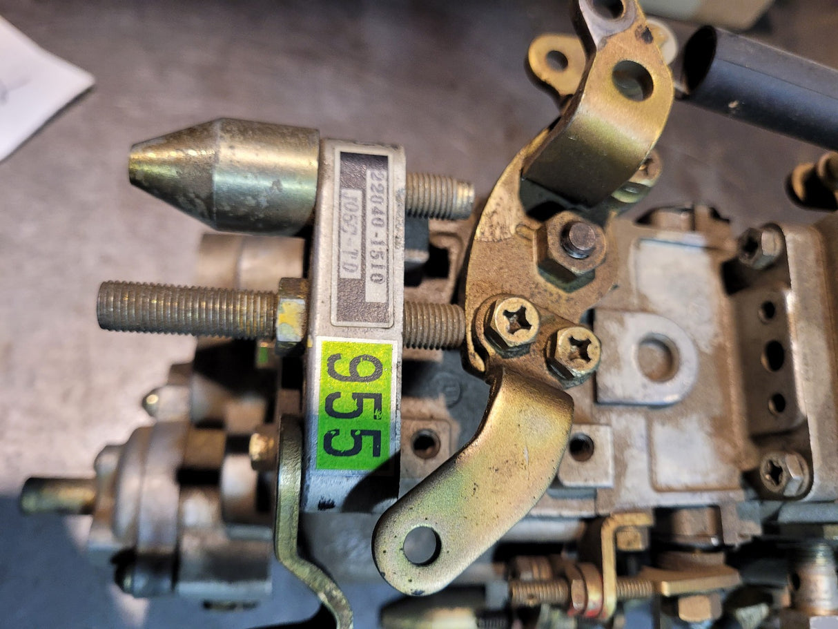 ZEXEL Fuel Injection Pump 107491-3132 22040-1510 105933-1021