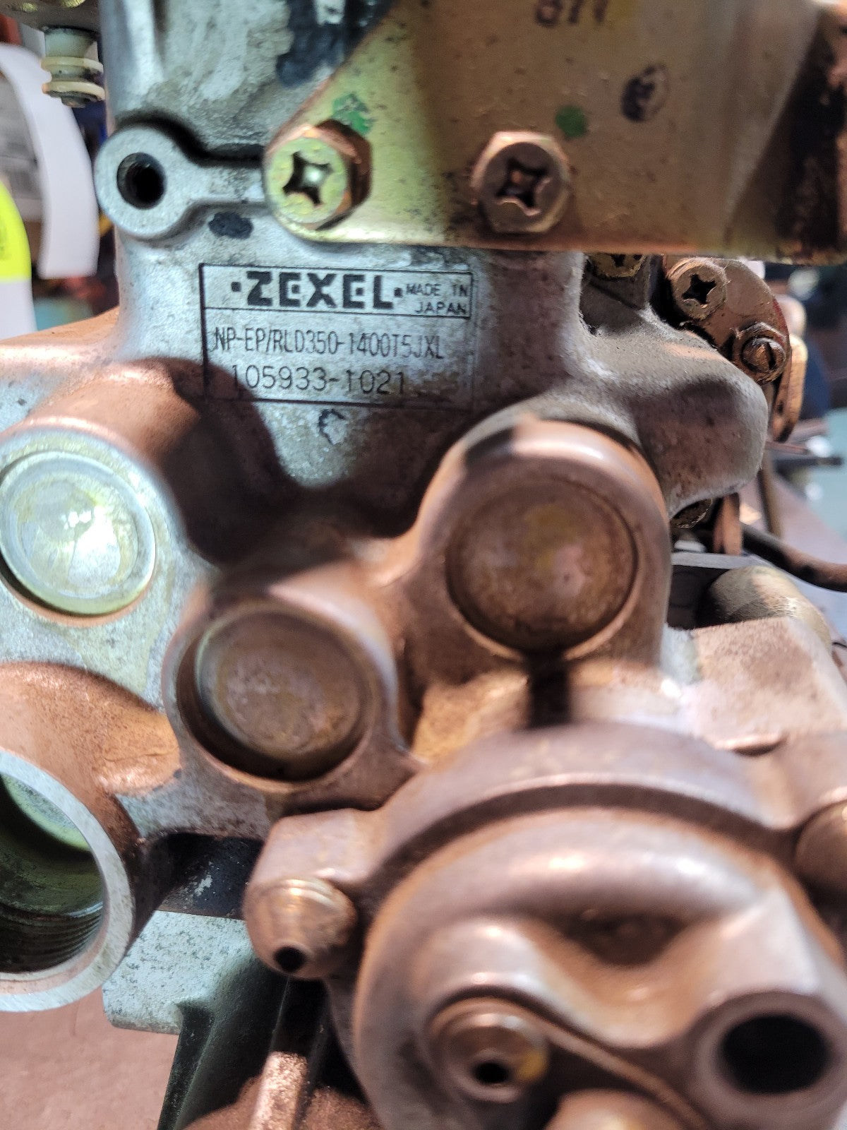 ZEXEL Fuel Injection Pump 107491-3132 22040-1510 105933-1021