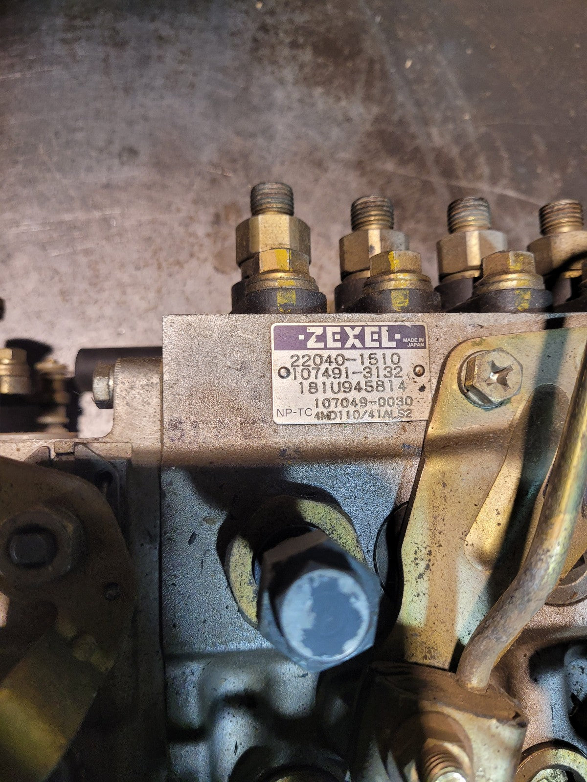 ZEXEL Fuel Injection Pump 107491-3132 22040-1510 105933-1021