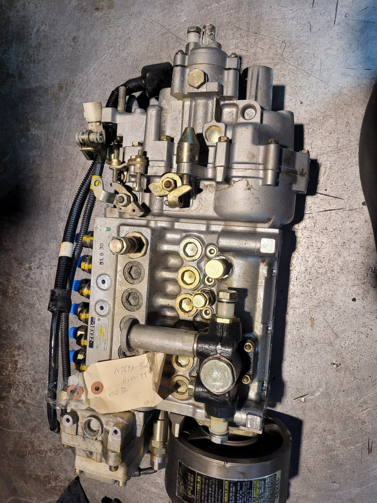 ZEXEL Fuel Injection Pump 105923-0852 107691-3064 22000-8441 107691-3064