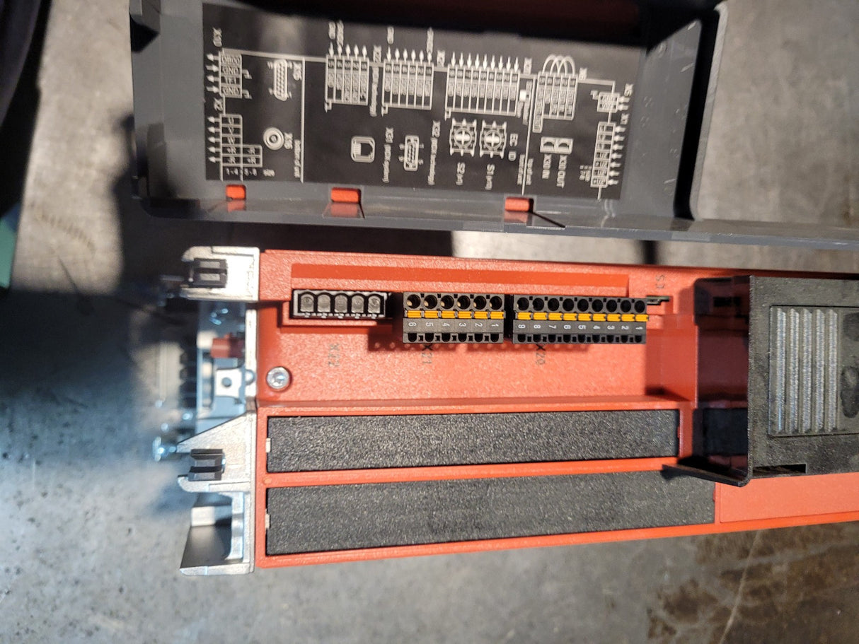 USED MDX91A00405E34, MDX91A-0040-5E3-4 SEW INVERTER