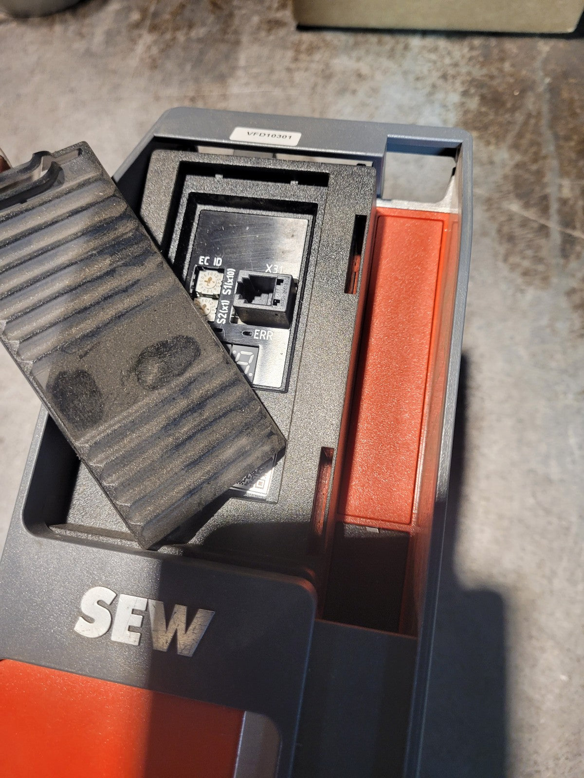 USED MDX91A00405E34, MDX91A-0040-5E3-4 SEW INVERTER