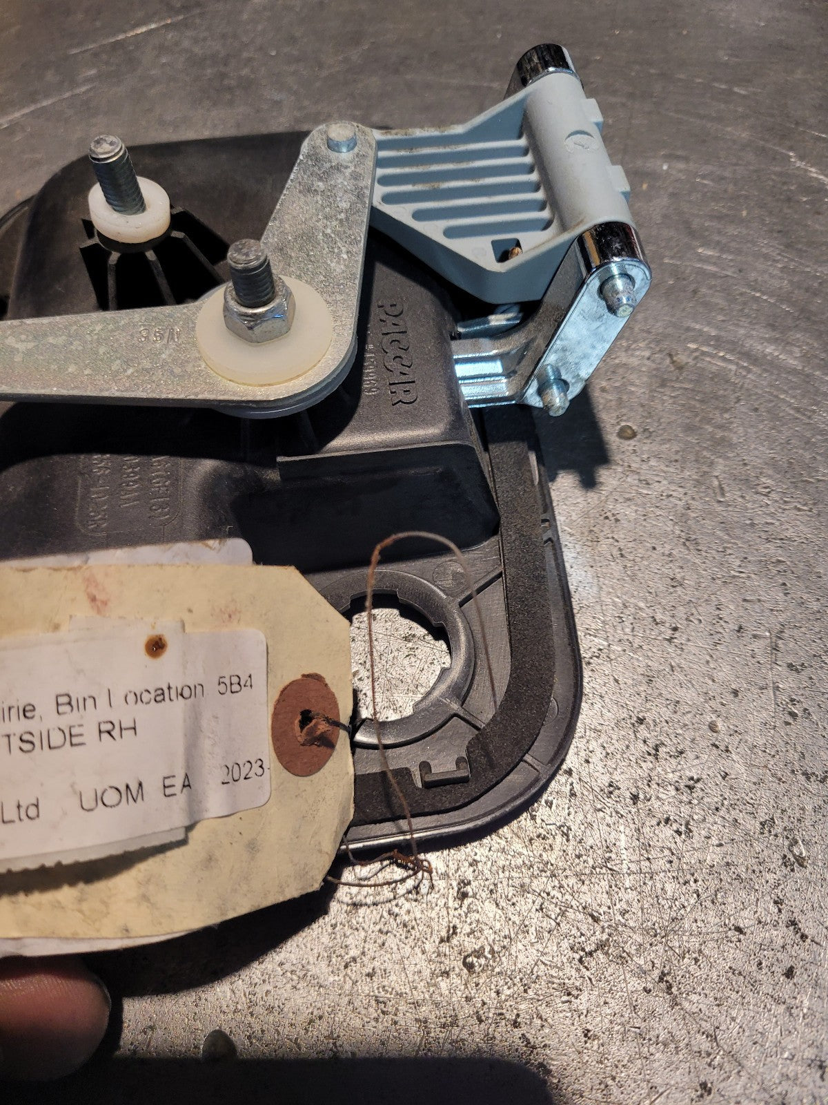 R56-1025R PACCAR OUTSIDE DOOR HANDLE