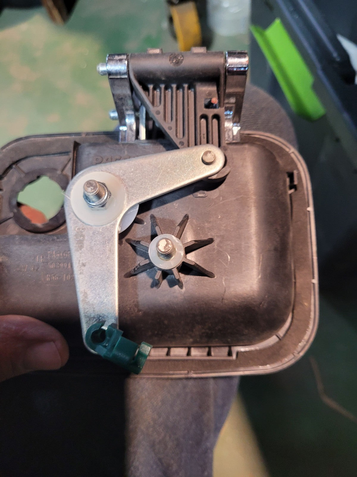 R56-1025 PACCAR OUTSIDE DOOR HANDLE LH