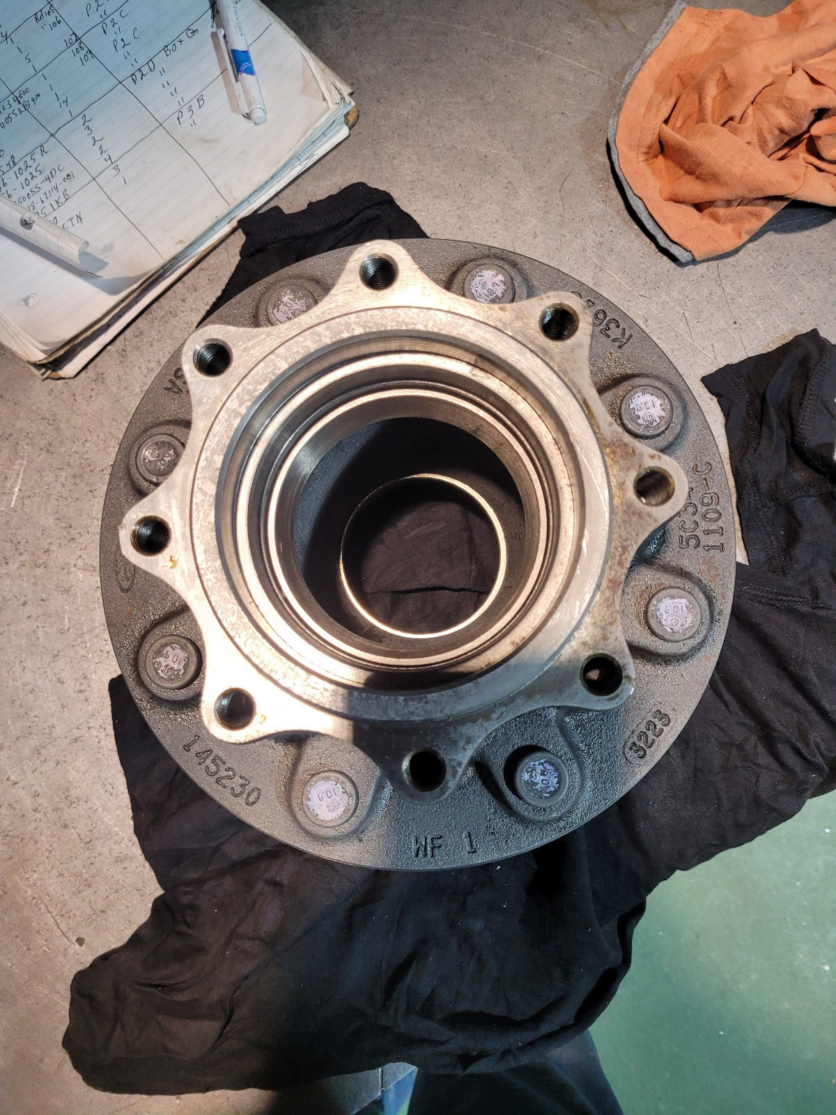 Ford 5C3Z-1109-CC Hub Assembly 2006-2016 F450 550 Ford 5C3Z1109CC HUB-124