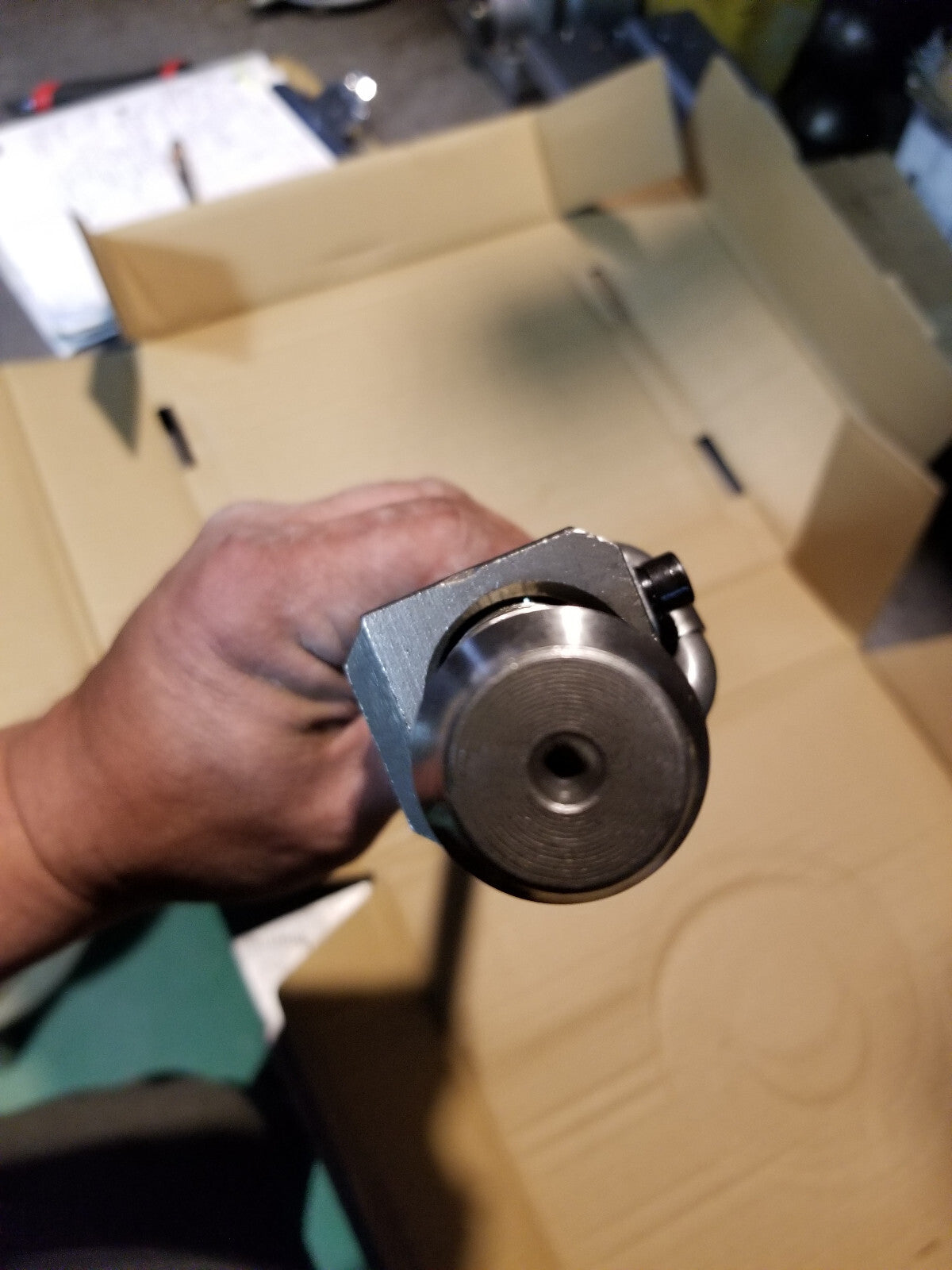 1031344M91 - Steering Shaft & Nut, 22 3/8 Inch S.61135