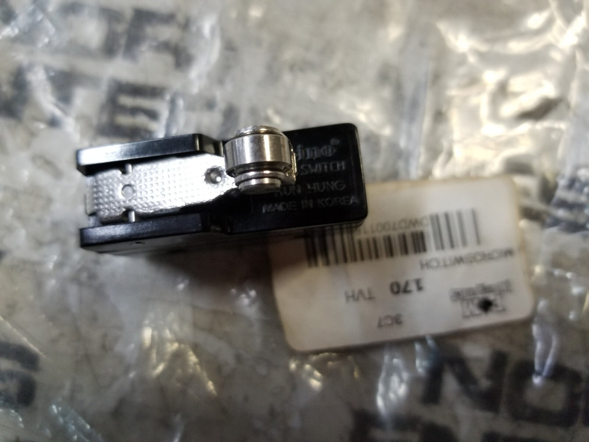 DWD700116 700116 PARK BRAKE SWITCH Daewoo