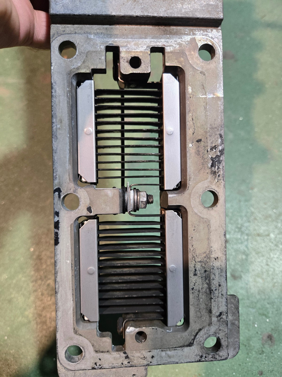 5295718 RAM 2500 3500 6.7L DIESEL INTAKE HEATER GRID HEATER