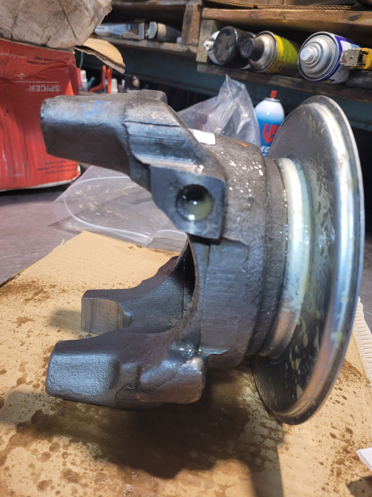 131433K Eaton Spicer SPL170 Series Half Round Yoke