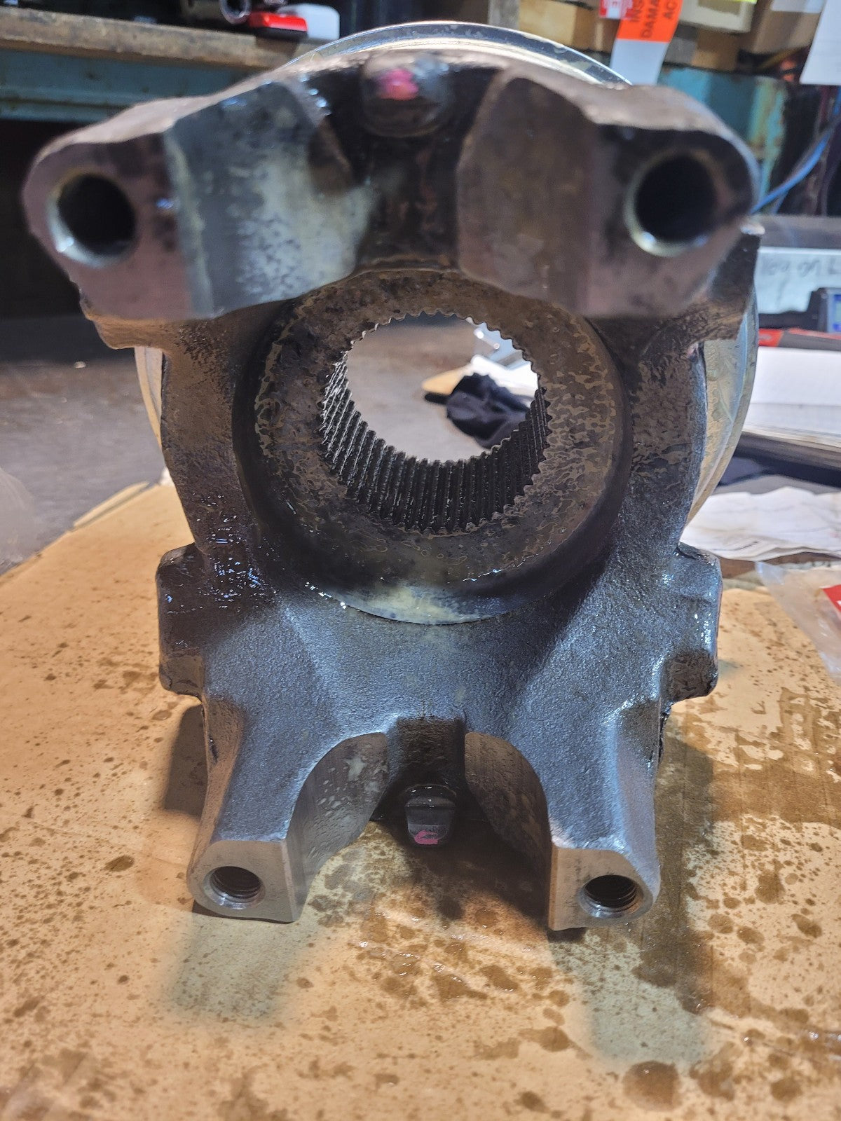 131433K Eaton Spicer SPL170 Series Half Round Yoke