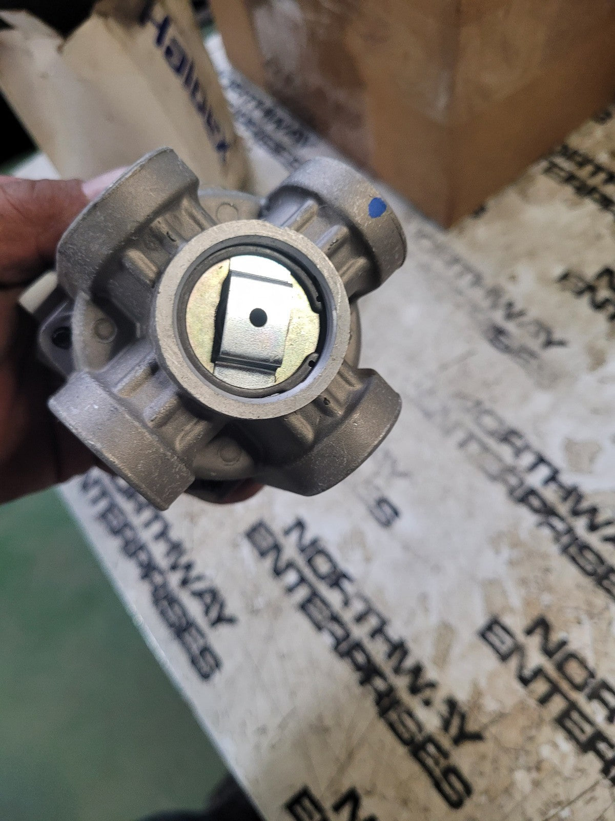 Haldex KN28520 Air Brake Relay Valve 1/2" Supply/Delivery Port, 1/4" Contol