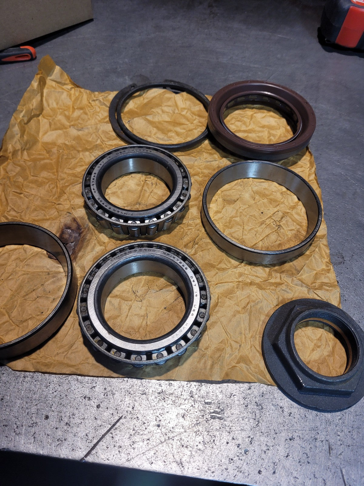 Dana 504054 Axle Differential Bearing And Seal Kit Tapered Roller