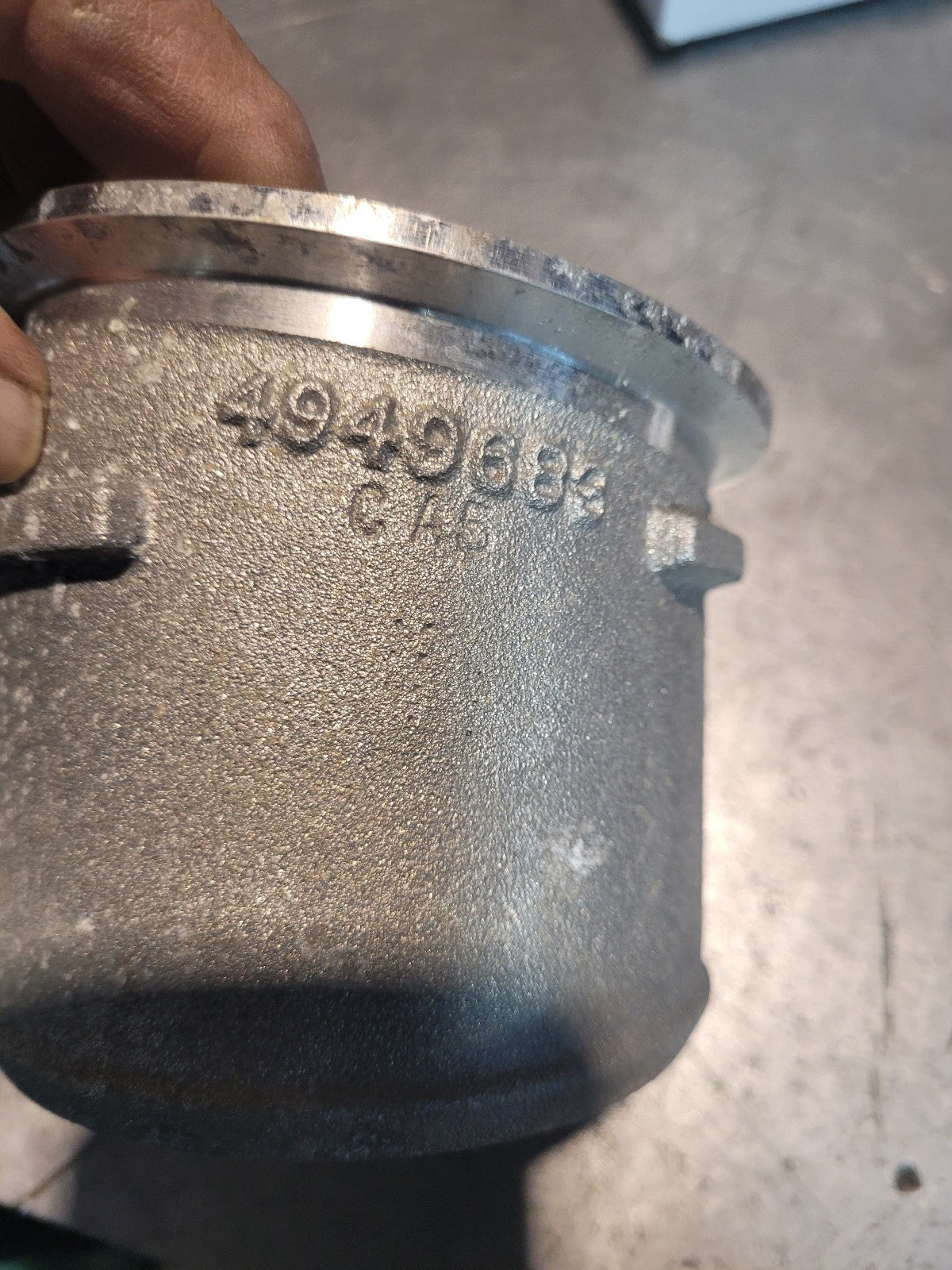 OEM GENUINE CUMMINS 4949683 Adapter