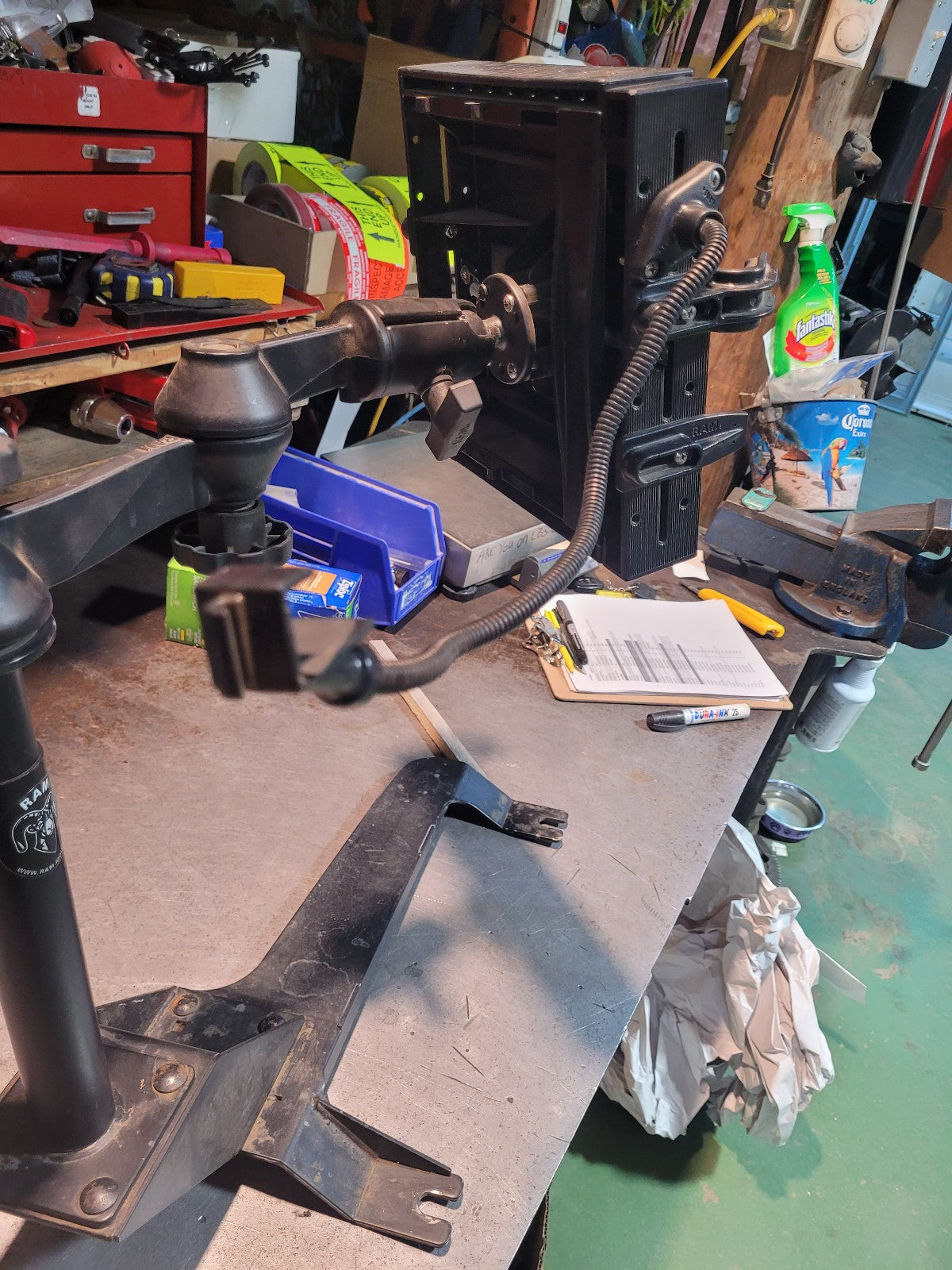 RAM MOUNT, LAPTOP MOUNT FOR 2001-2007 CLASSIC SILVERADO SIERRA